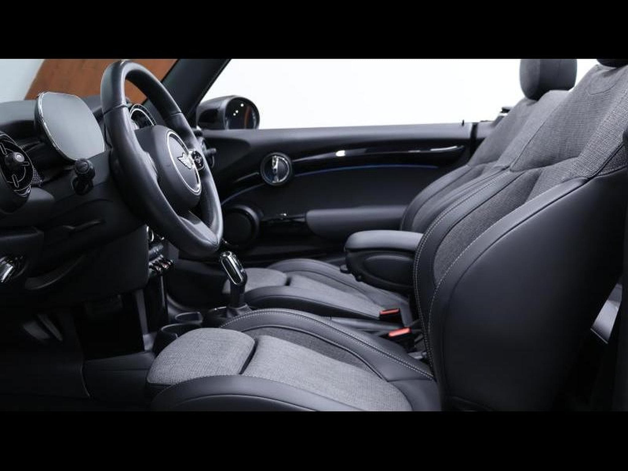 MINI Cooper cabriolet 136cv steptronic (2023) - Photo 26