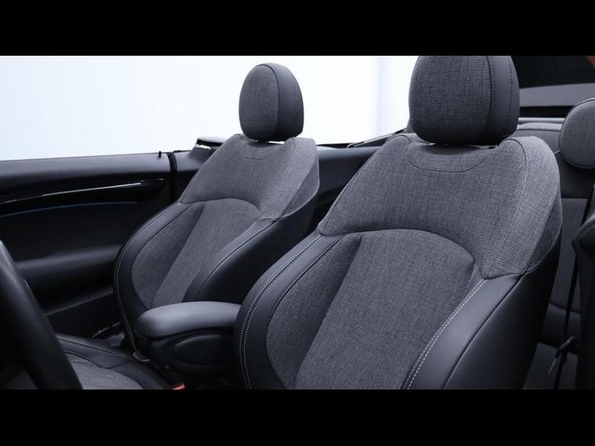 MINI Cooper cabriolet 136cv steptronic (2023) - Photo 27