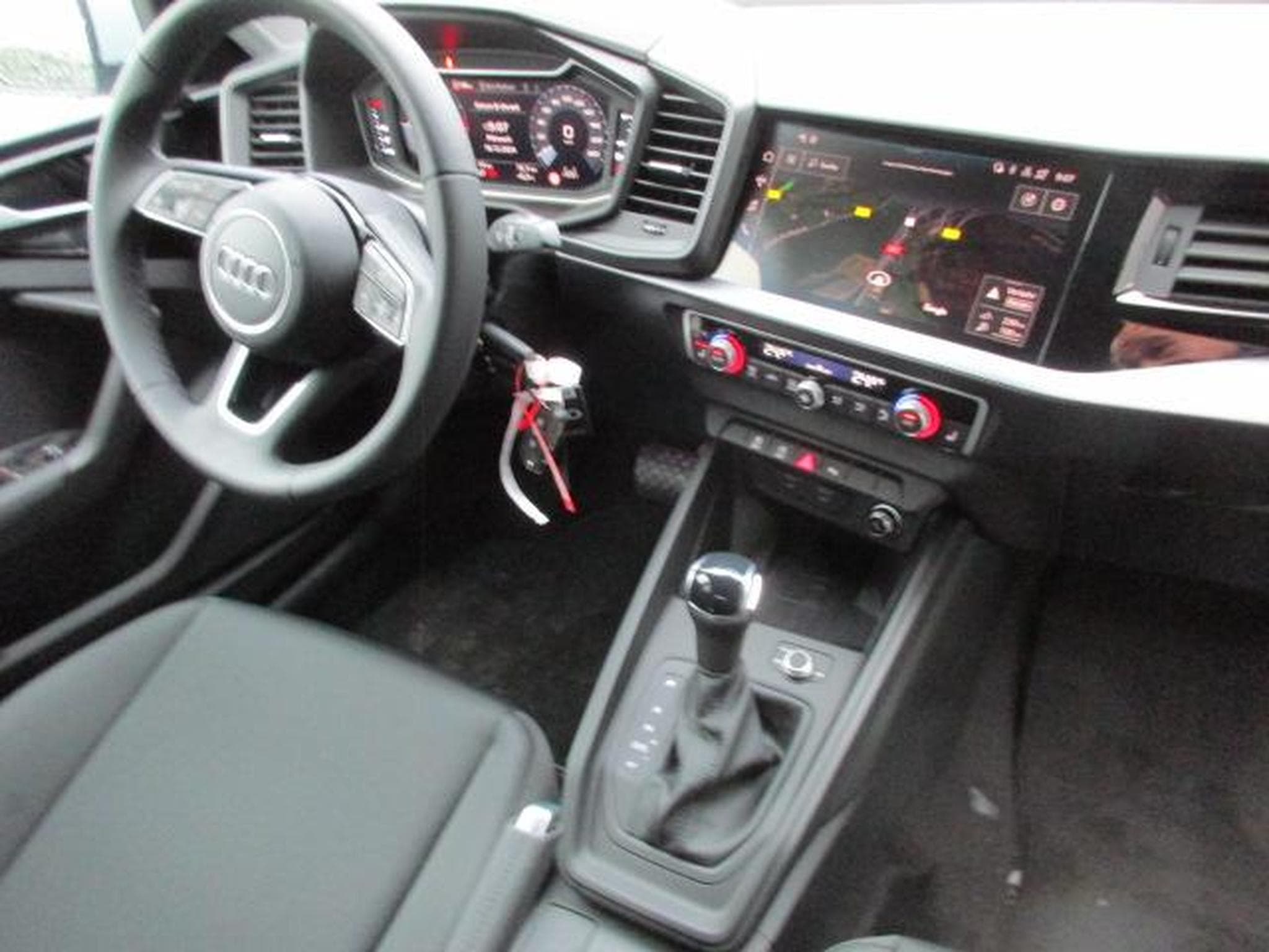 Audi A1 Sportback S line (2025) - Photo 2