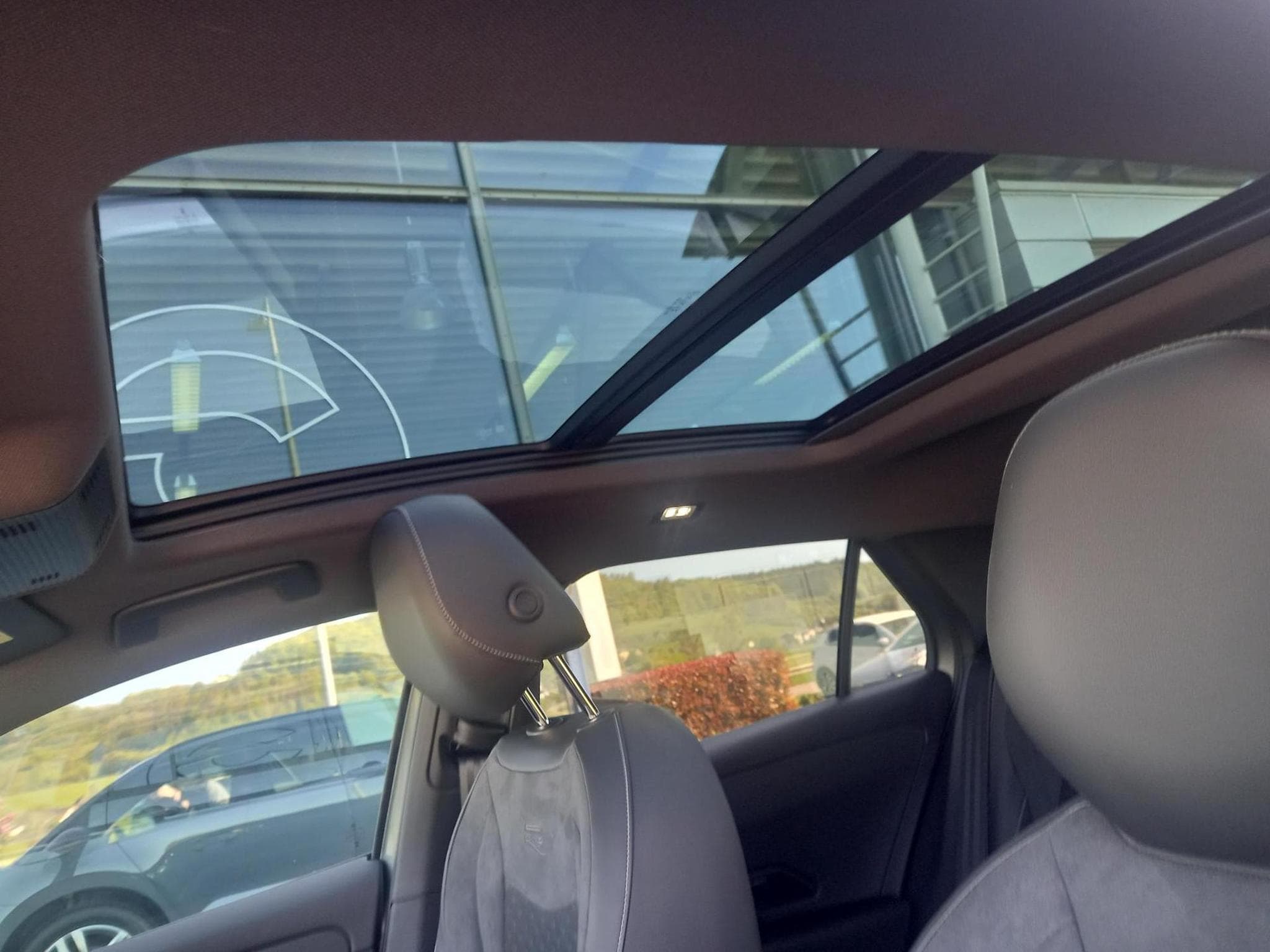 VW T-Roc R-Line 1.5 eTSI (2026) - Photo 3