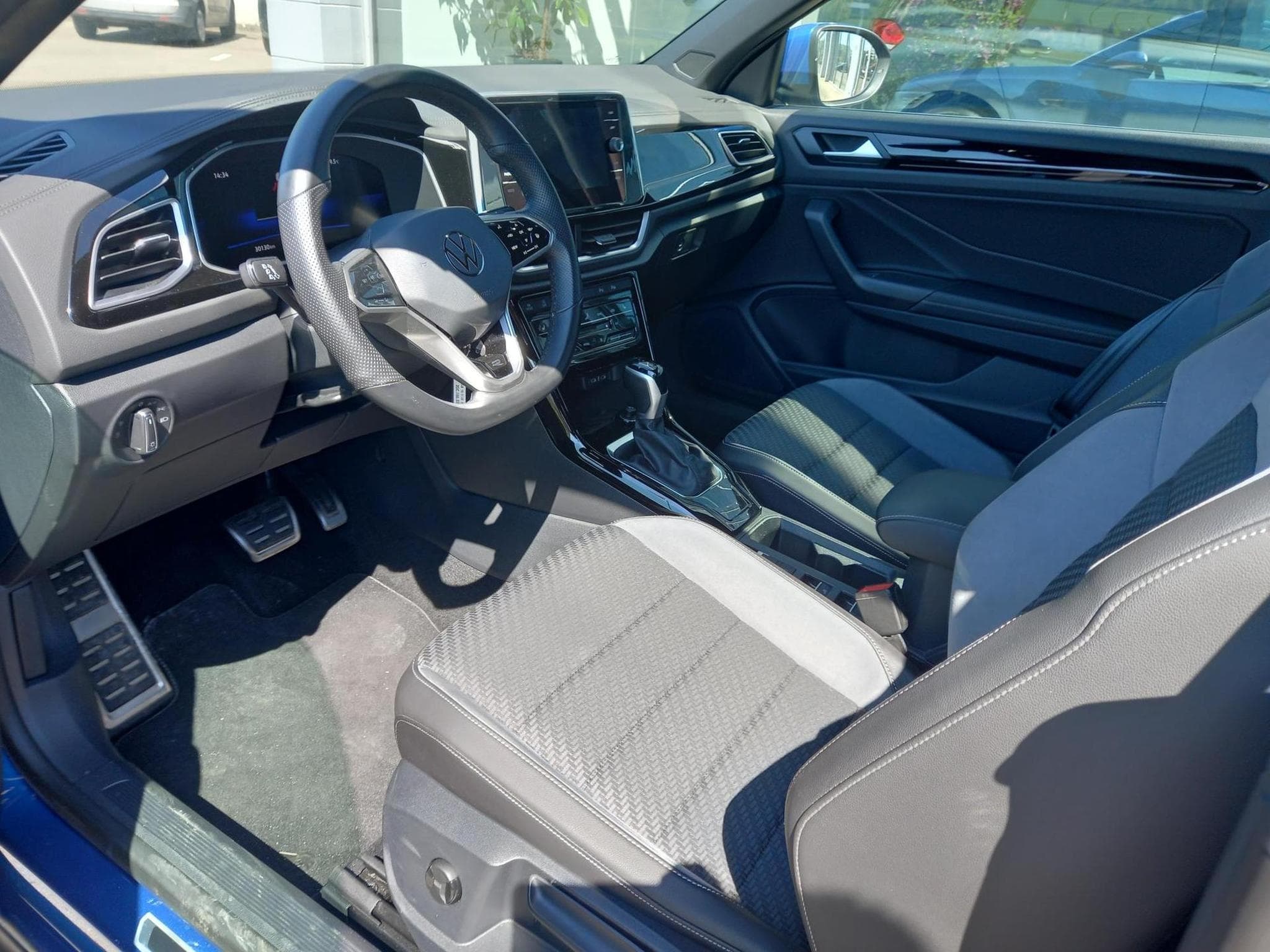 VW T-Roc Cabriolet R-Line 1.5 (2023) - Photo 2