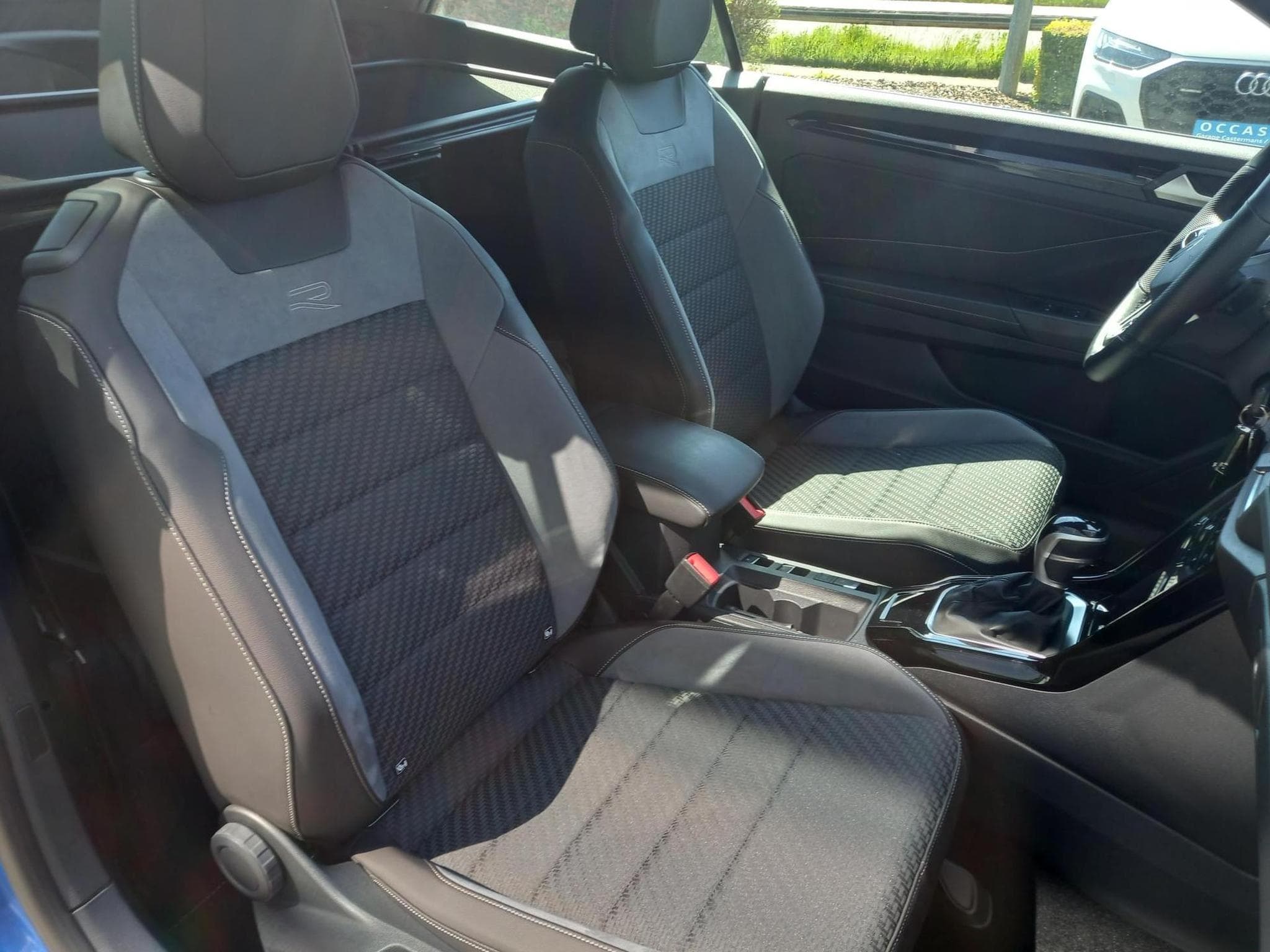 VW T-Roc Cabriolet R-Line 1.5 (2023) - Photo 7