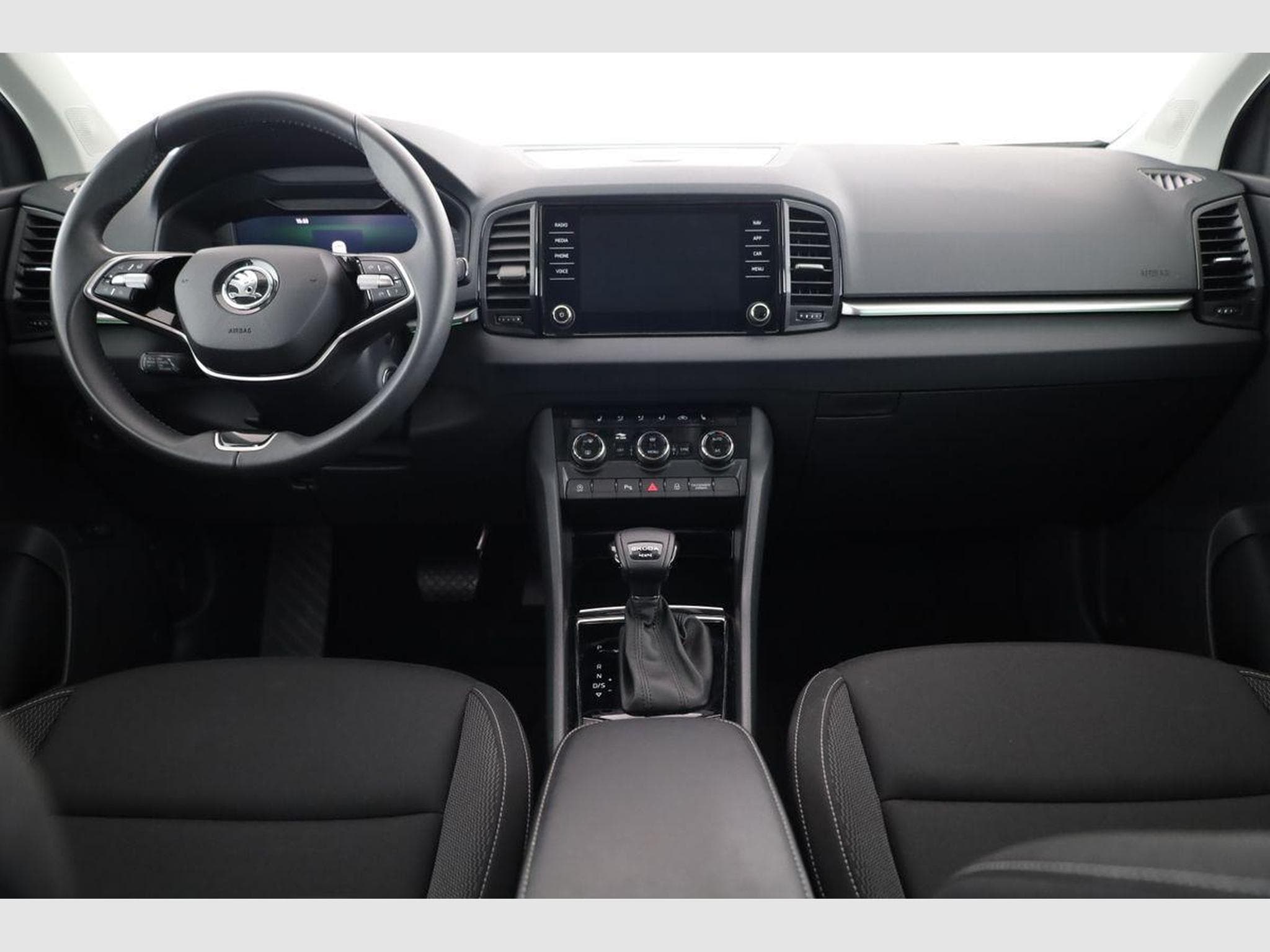 Skoda Karoq Drive 4x4 (2024) - Photo 4