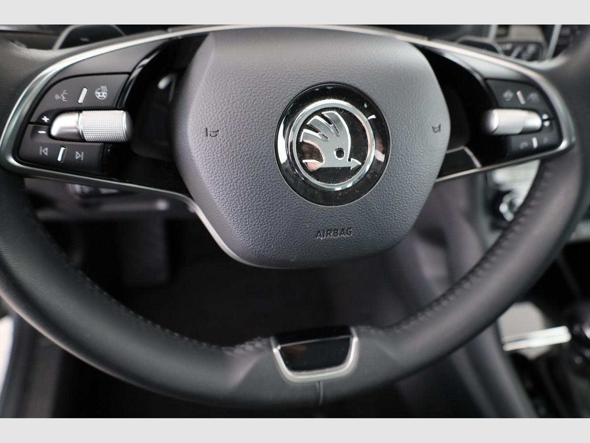 Skoda Karoq Drive 4x4 (2024) - Photo 6