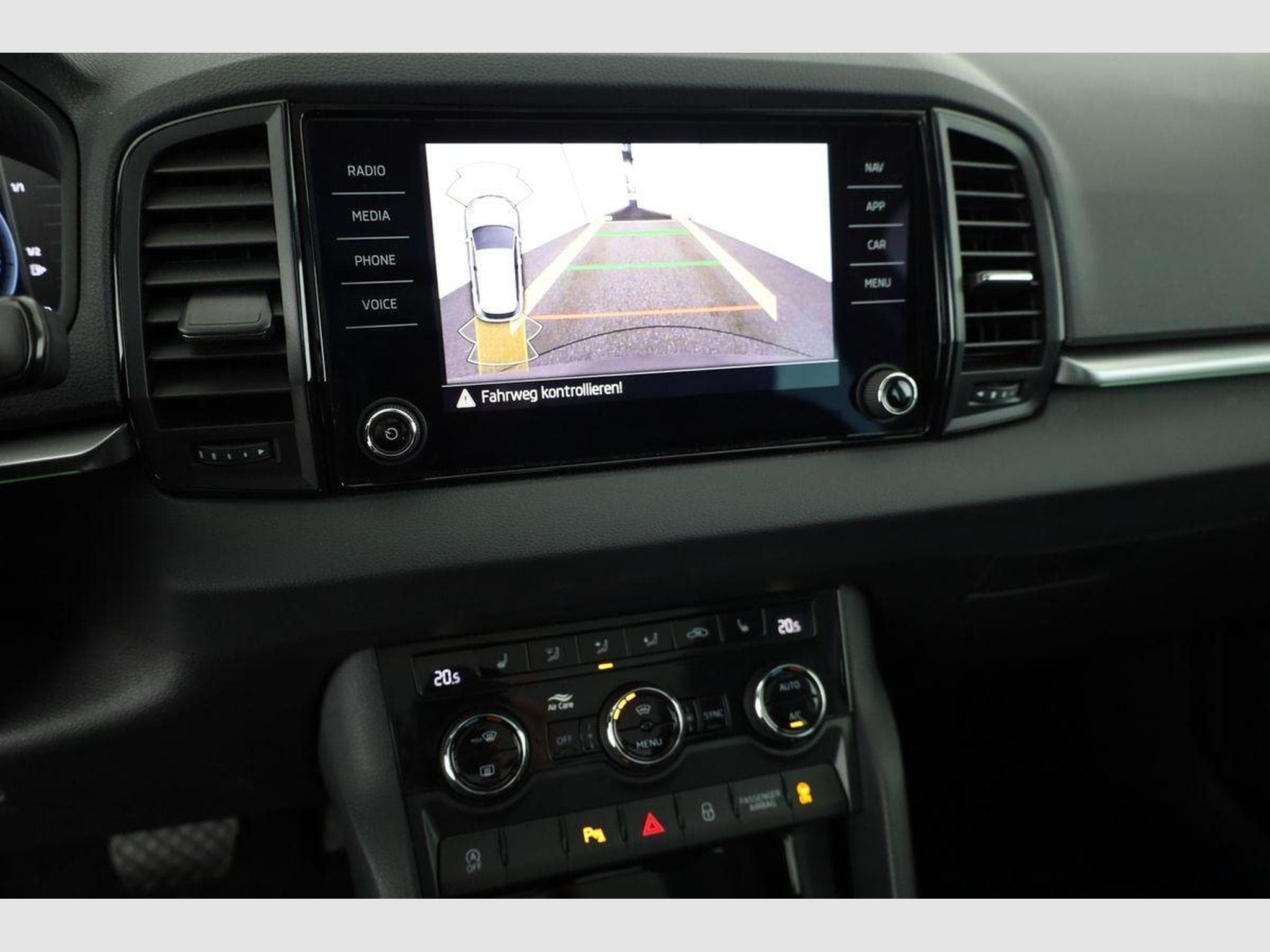 Skoda Karoq Drive 4x4 (2024) - Photo 9