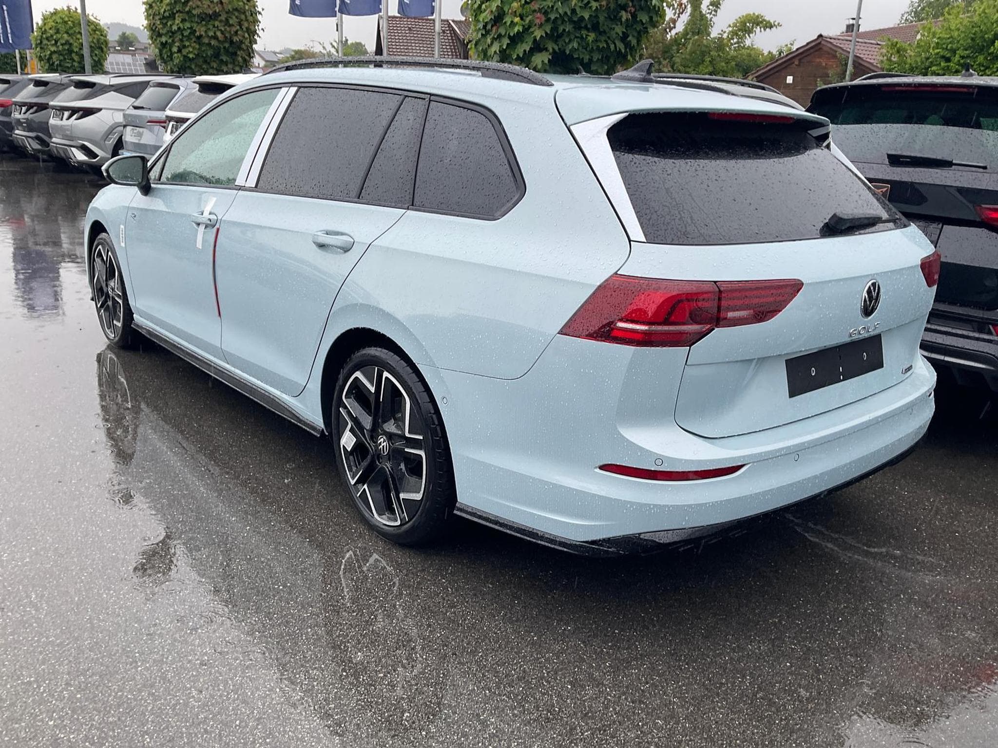 VW Golf Variant 2.0 TSI 150 kW 4Motion R-Line (2026) - Photo 2