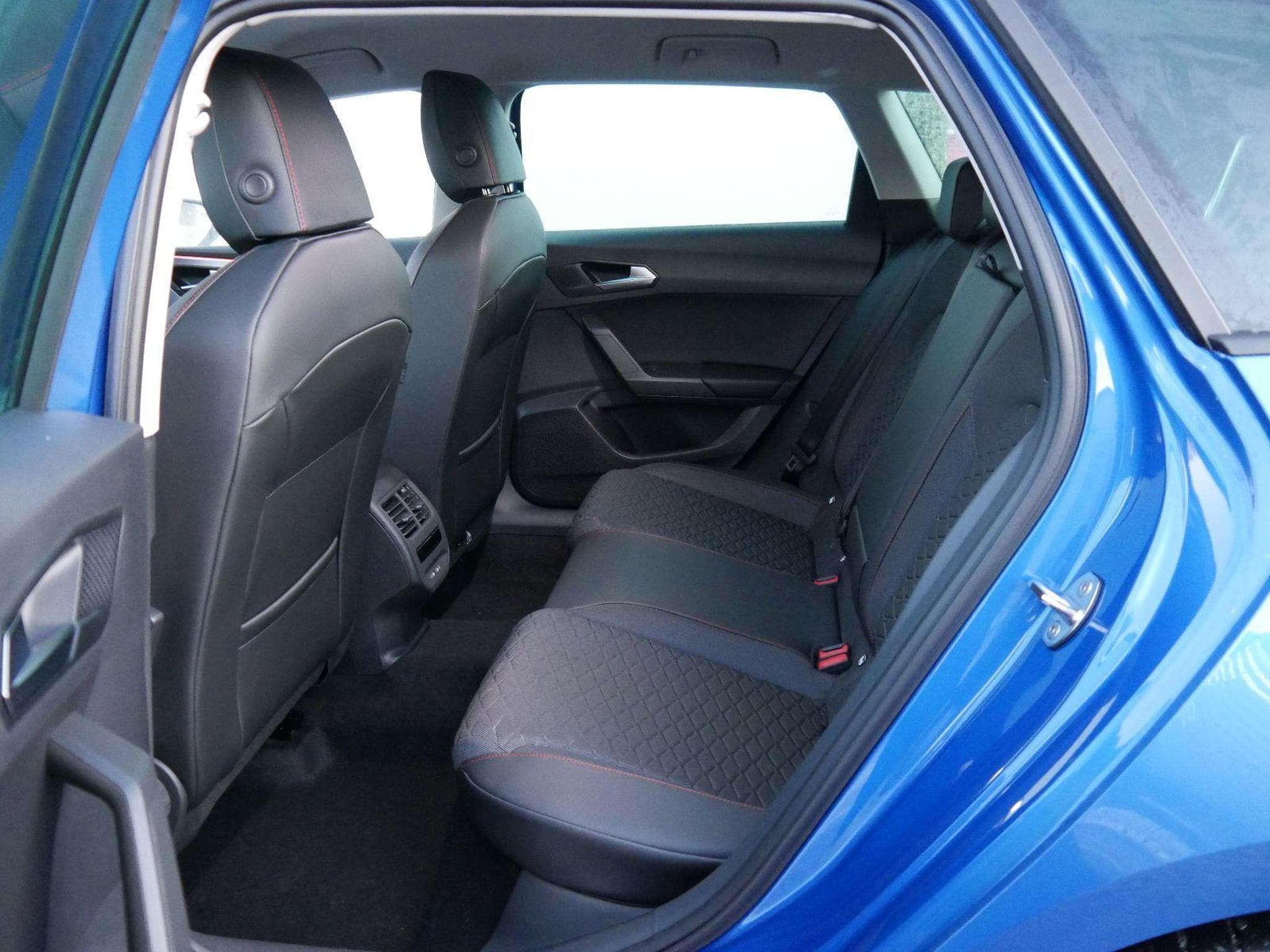 Seat Leon FR 2.0 TDI (2025) - Photo 8