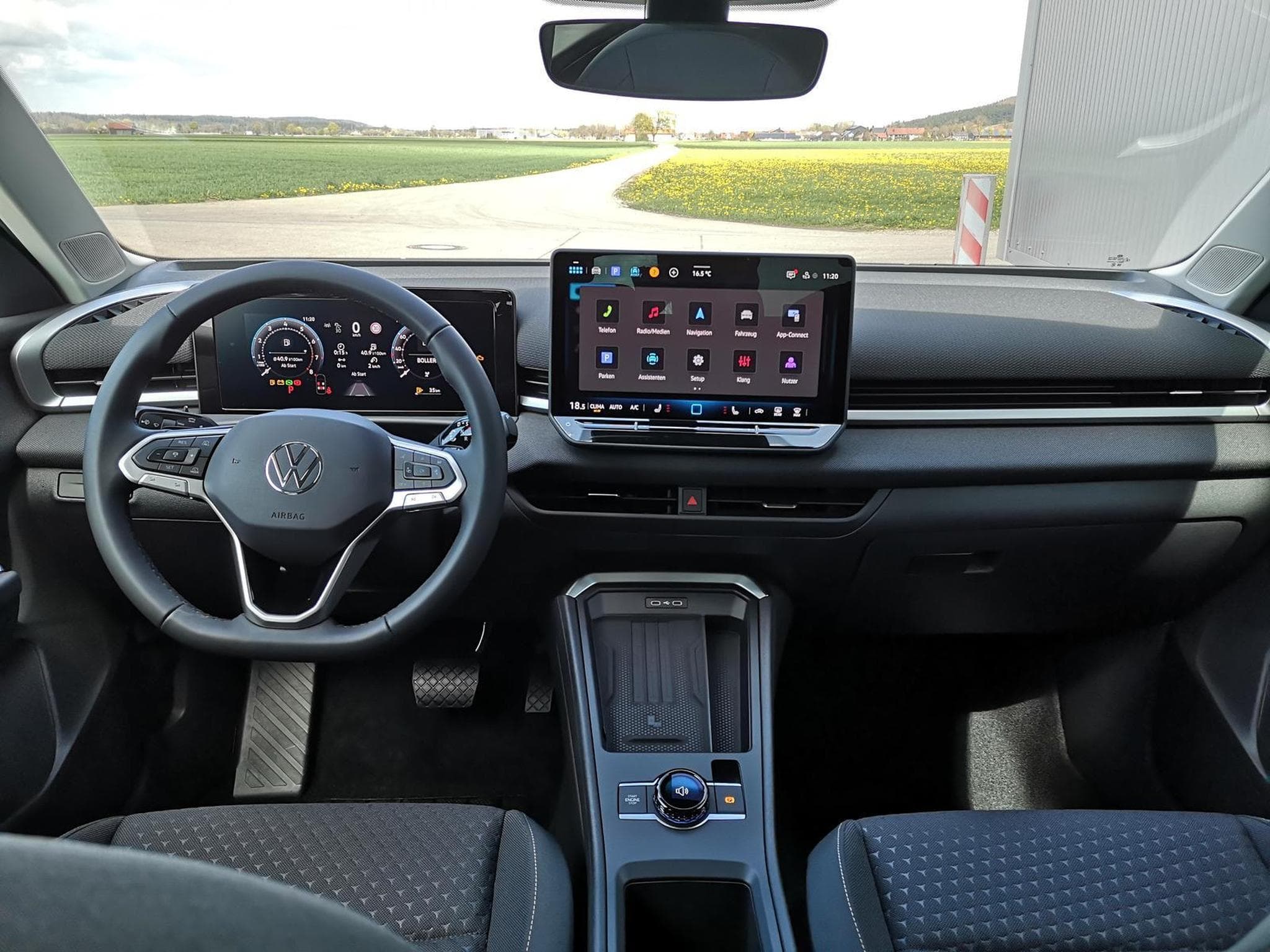 VW T-Roc 1.5 eTSI 110 kW Life (2026) - Photo 6