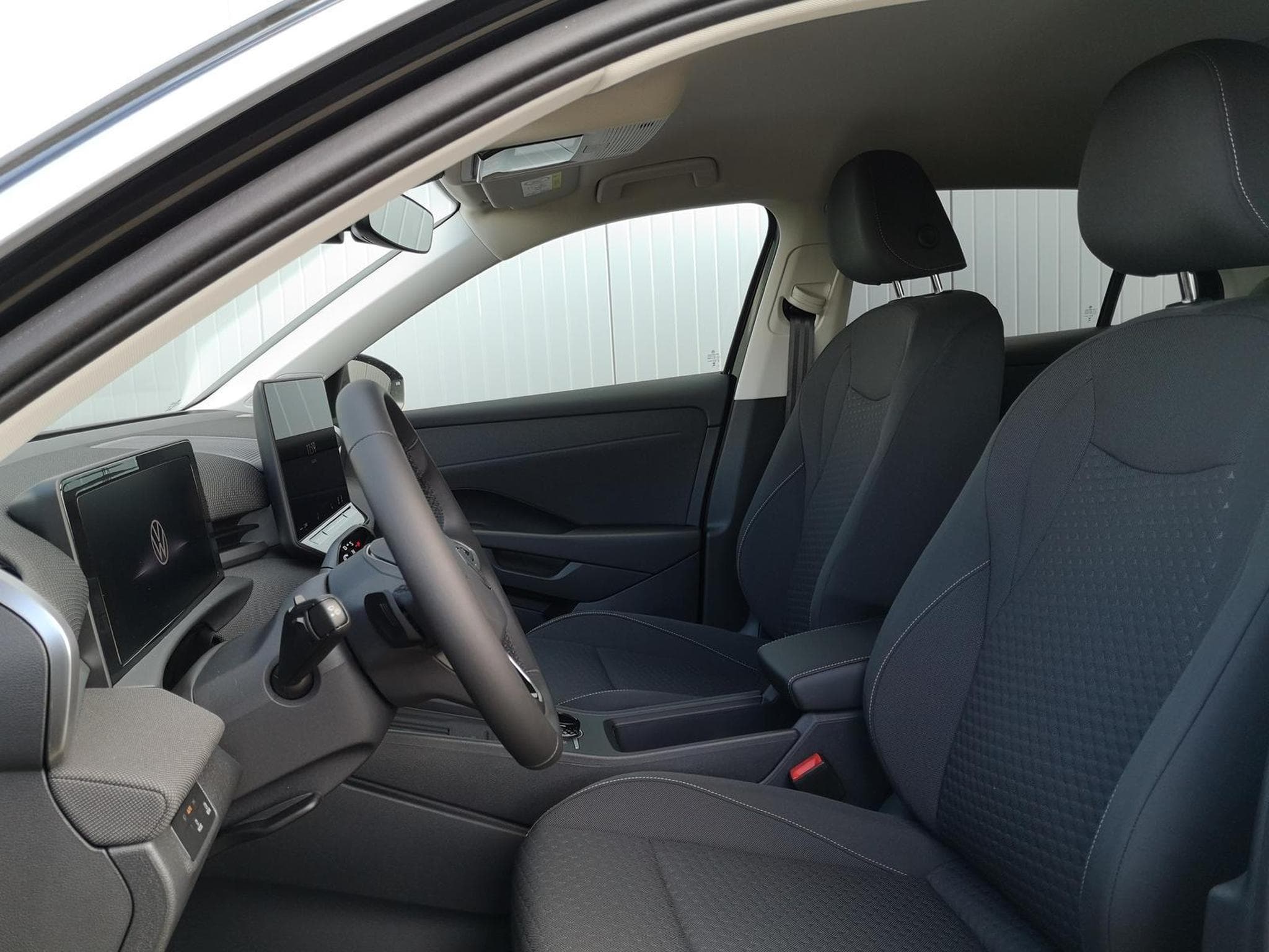 VW T-Roc 1.5 eTSI 110 kW Life (2026) - Photo 8