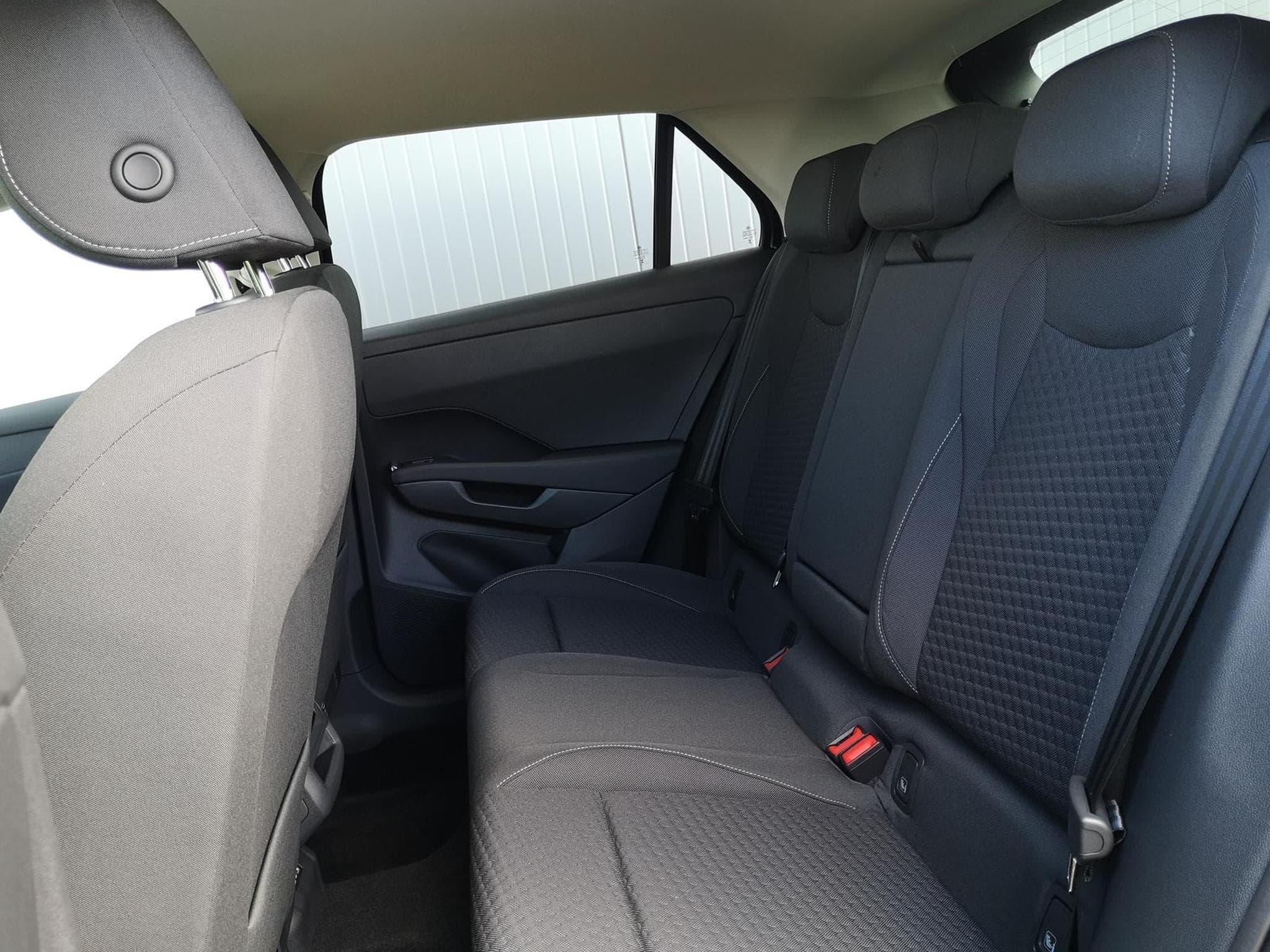 VW T-Roc 1.5 eTSI 110 kW Life (2026) - Photo 9