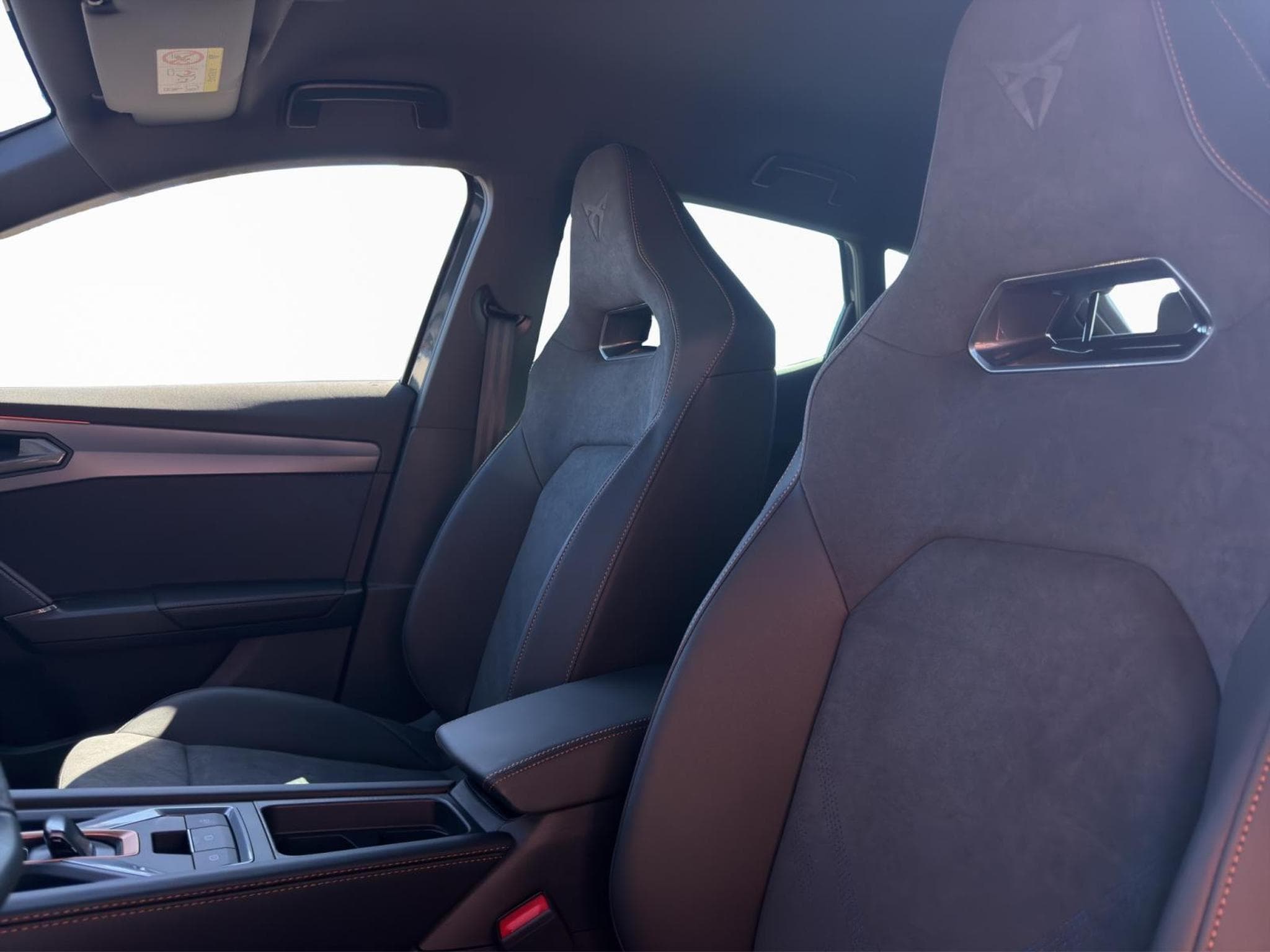 Cupra Formentor 1.5 eTSI (2026) - Photo 9