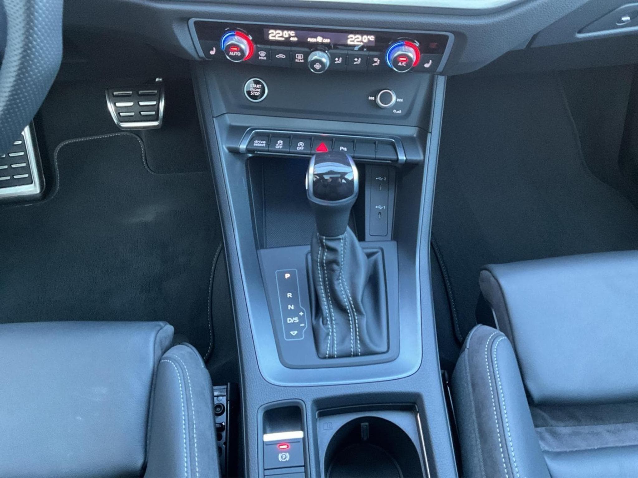 Audi Q3 S-Line+45TFSI+Quattro+S-Tronic (2022) - Photo 12