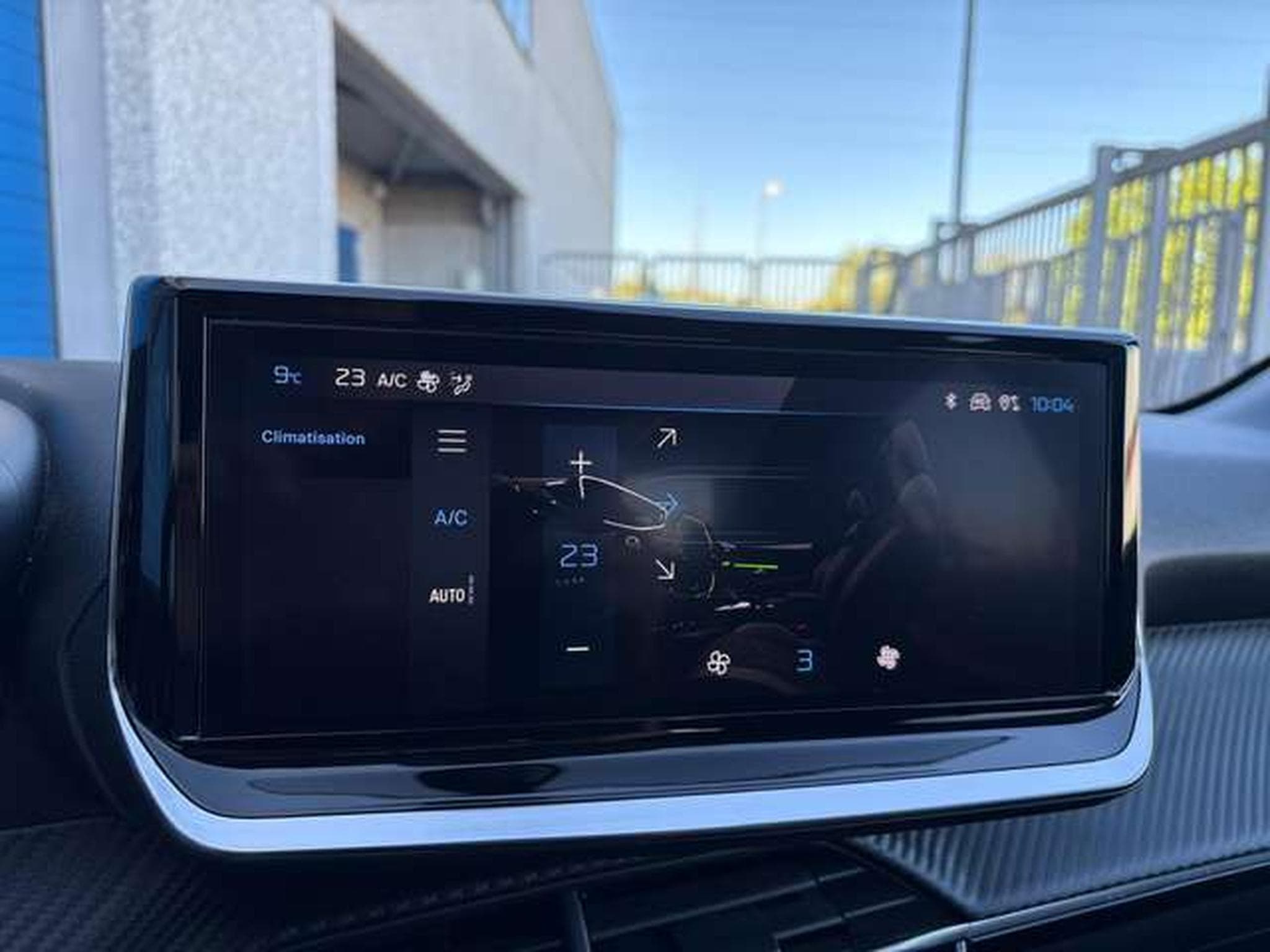 Peugeot 208 208 PureTech 100 Allure (2025) - Photo 8