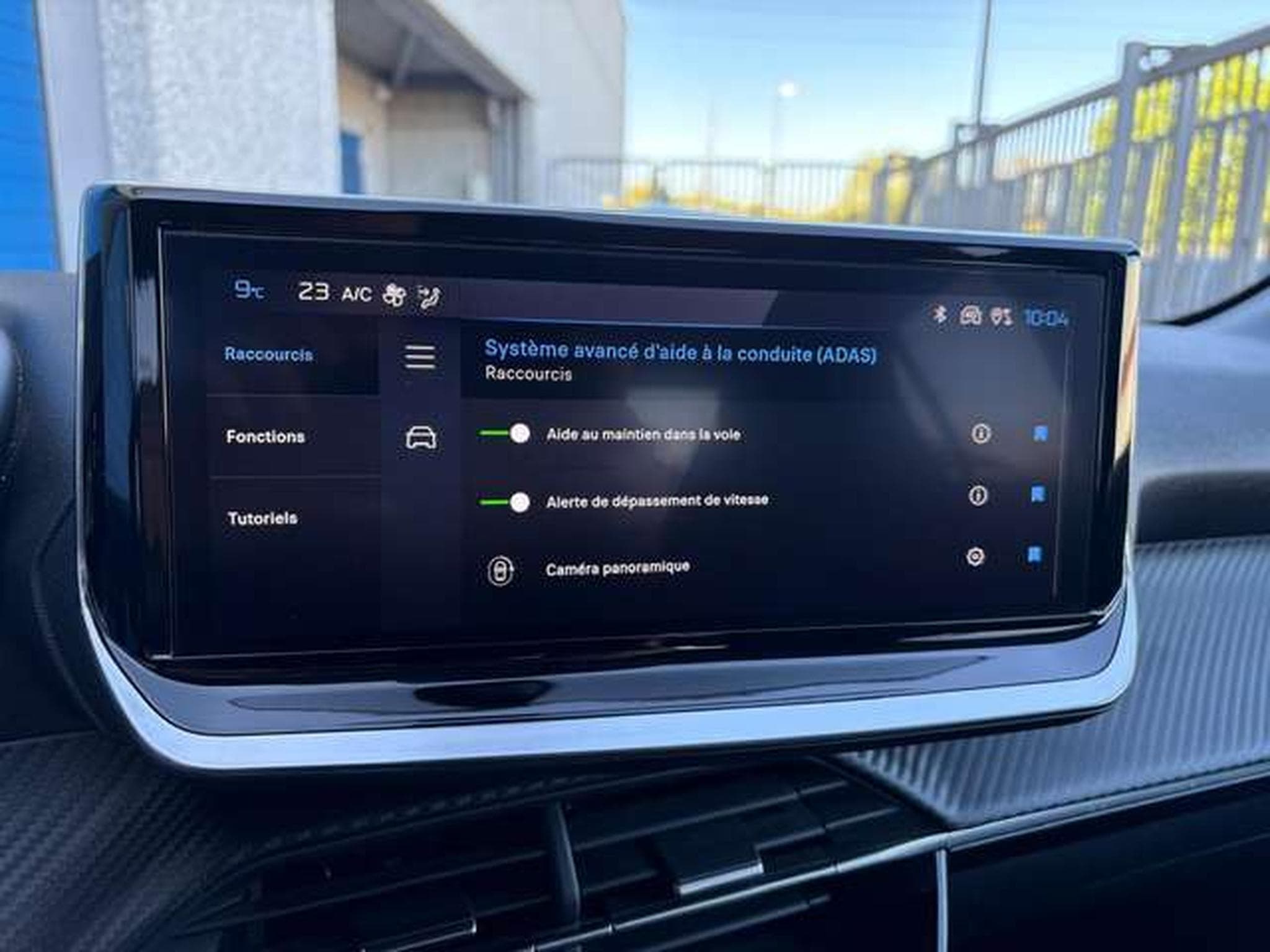 Peugeot 208 208 PureTech 100 Allure (2025) - Photo 9