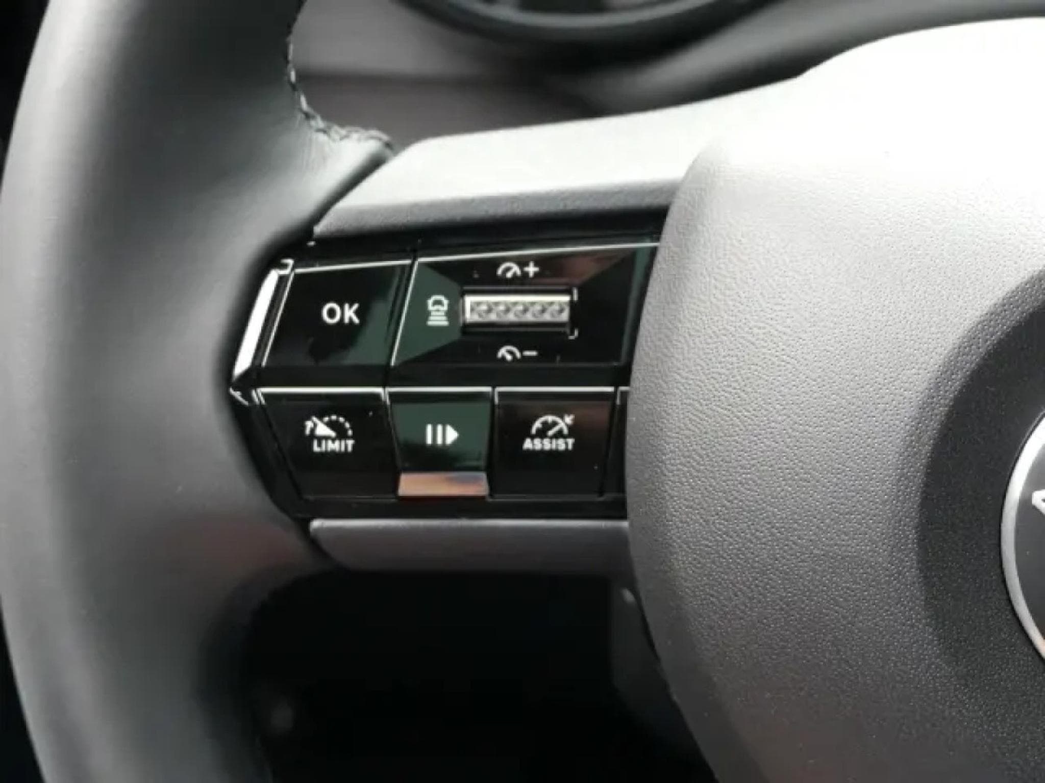 Alfa-Romeo Junior IBRIDA TI 1.2 VGT (2026) - Foto 17