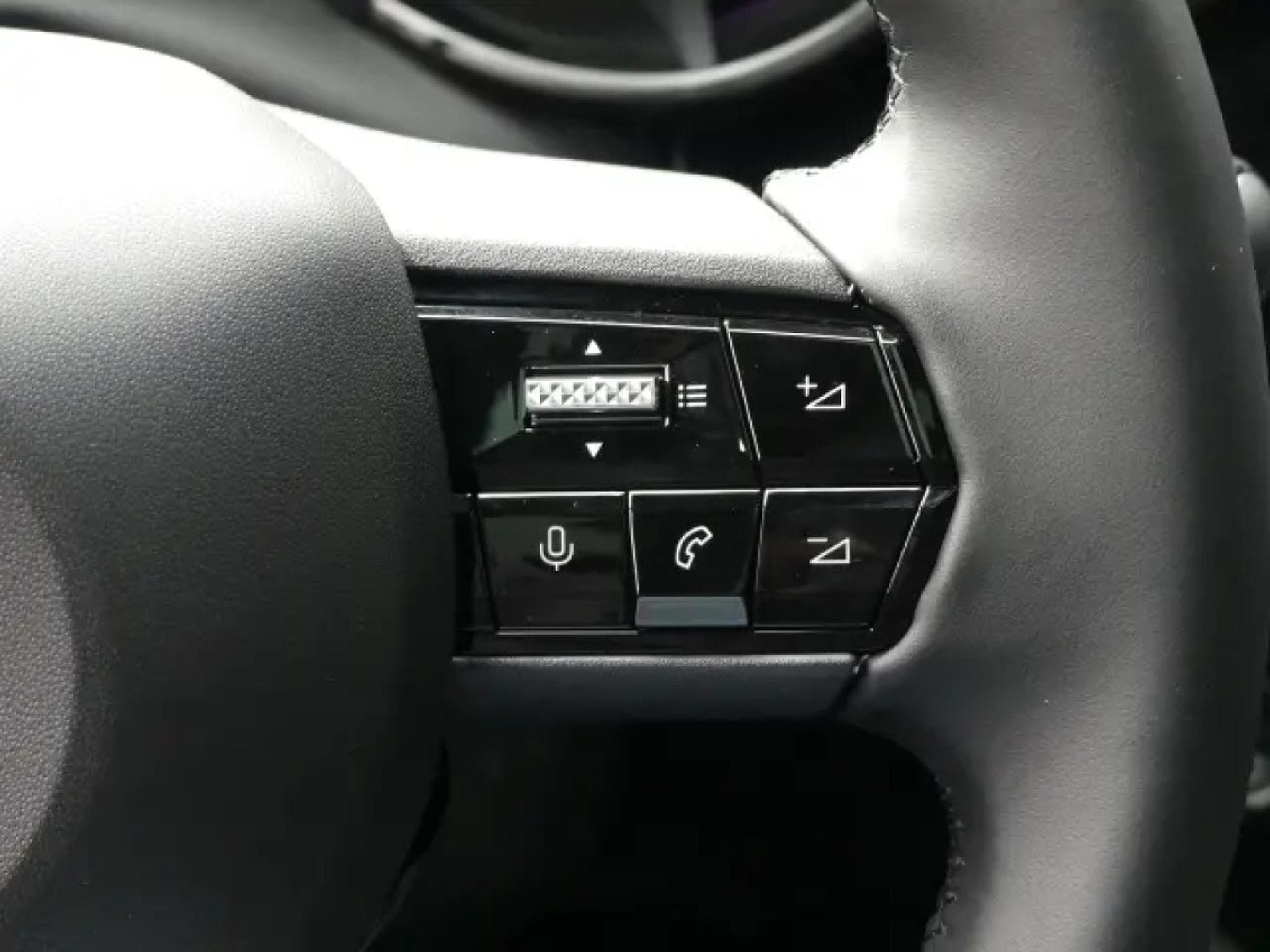 Alfa-Romeo Junior IBRIDA TI 1.2 VGT (2026) - Foto 18