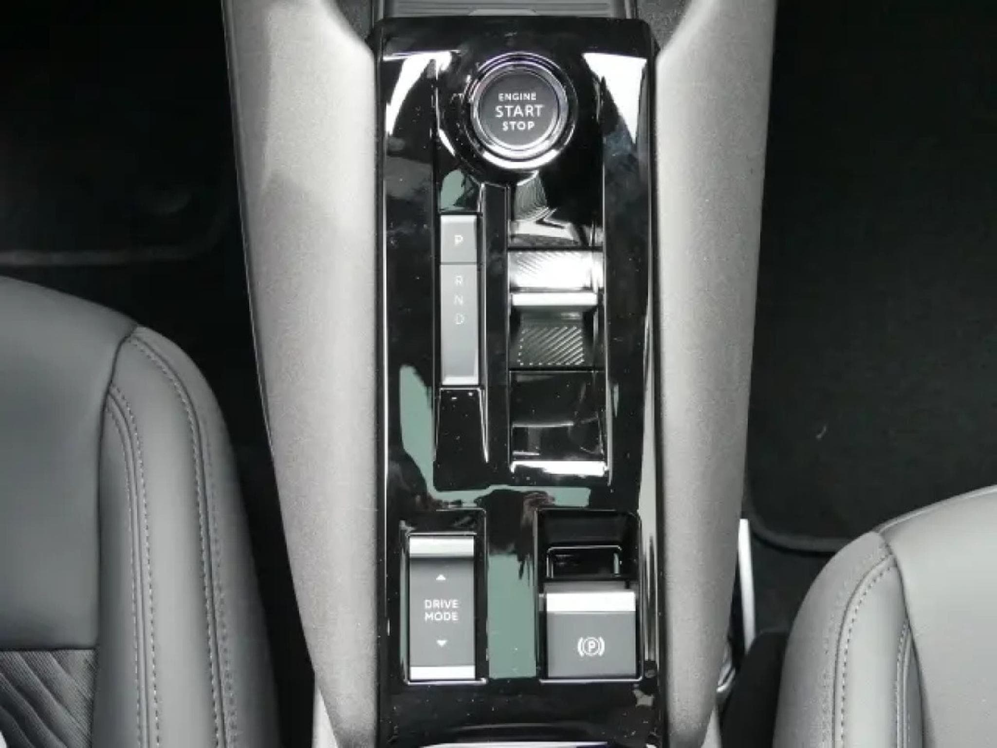 Alfa-Romeo Junior IBRIDA TI 1.2 VGT (2026) - Foto 25