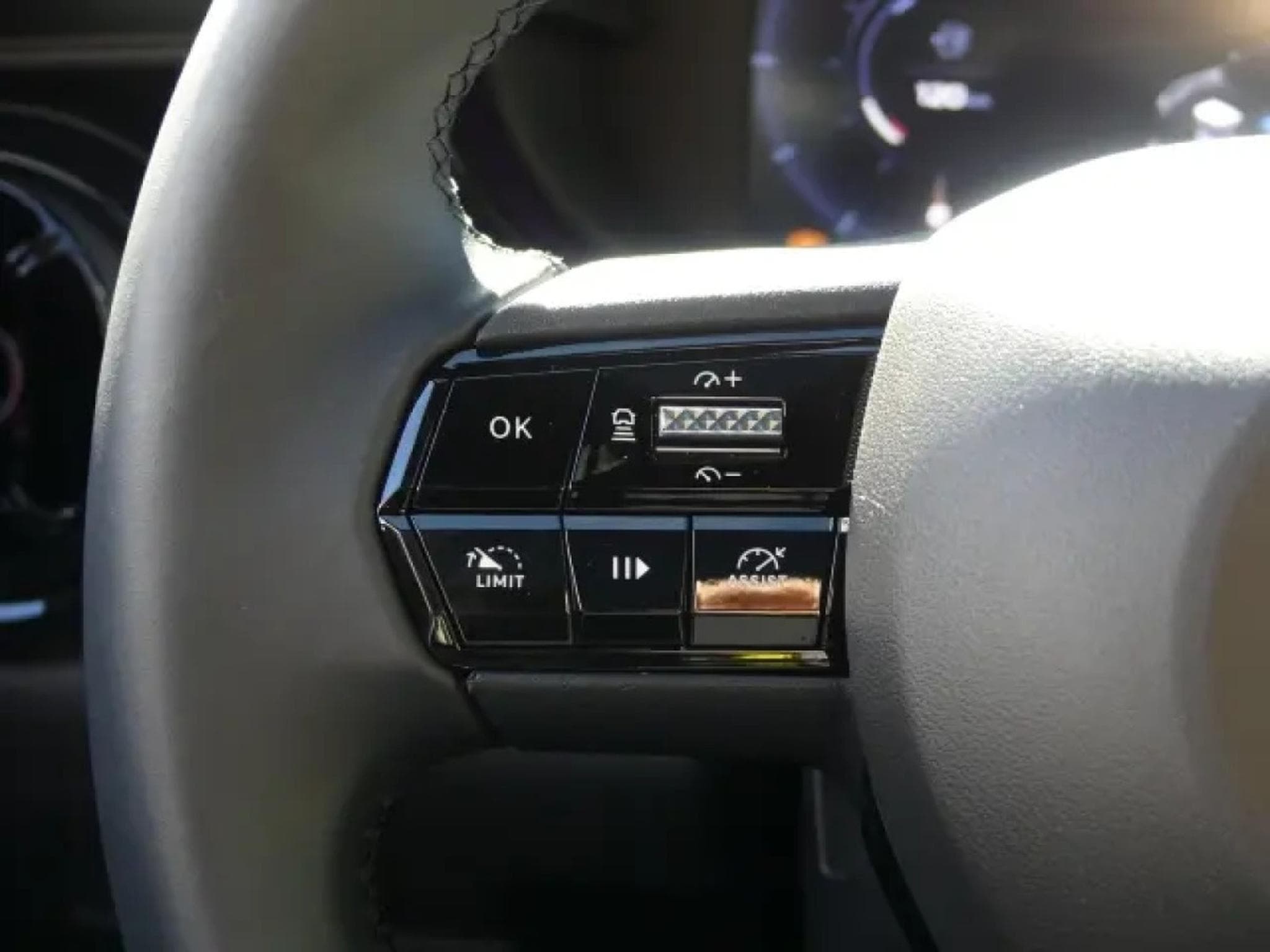 Alfa-Romeo Junior IBRIDA TI 1.2 VGT (2026) - Foto 15