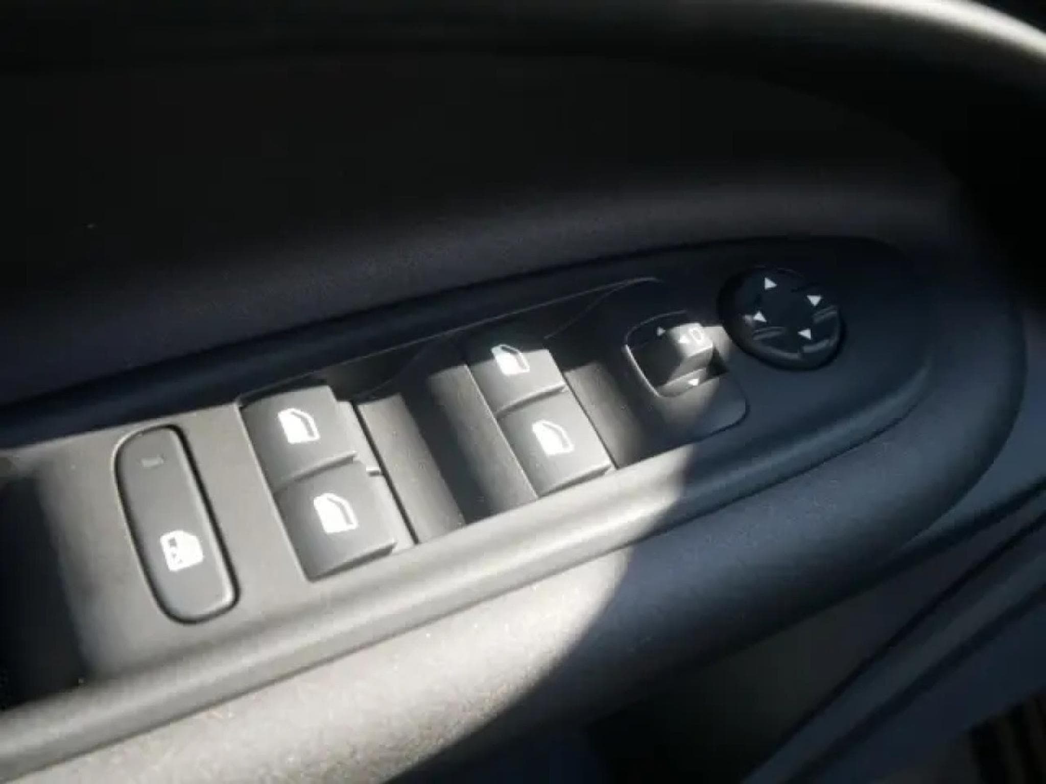 Alfa-Romeo Junior IBRIDA TI 1.2 VGT (2026) - Foto 23