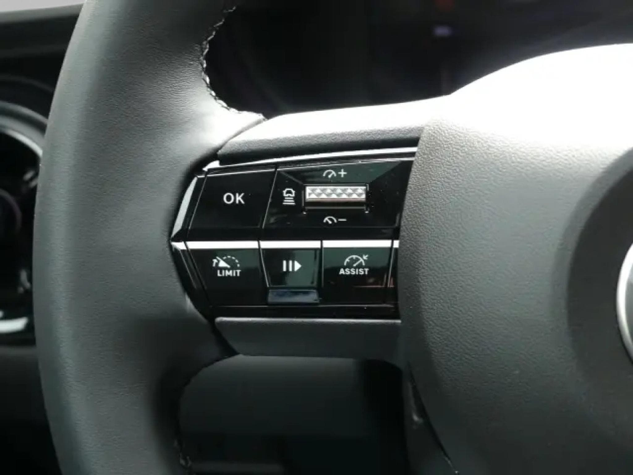 Alfa-Romeo Junior IBRIDA TI 1.2 VGT (2026) - Foto 16