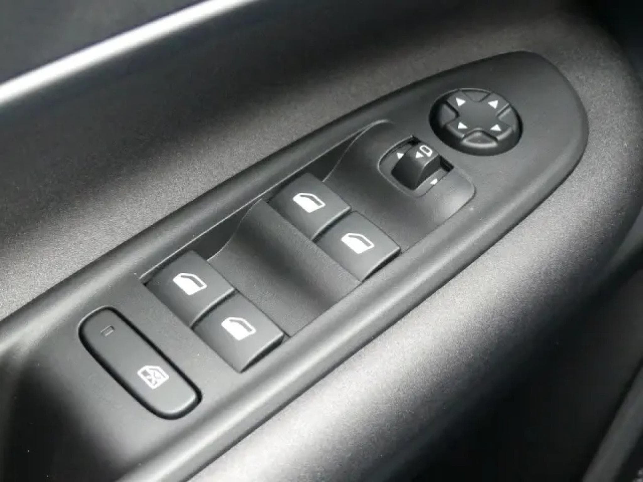 Alfa-Romeo Junior IBRIDA TI 1.2 VGT (2026) - Foto 22