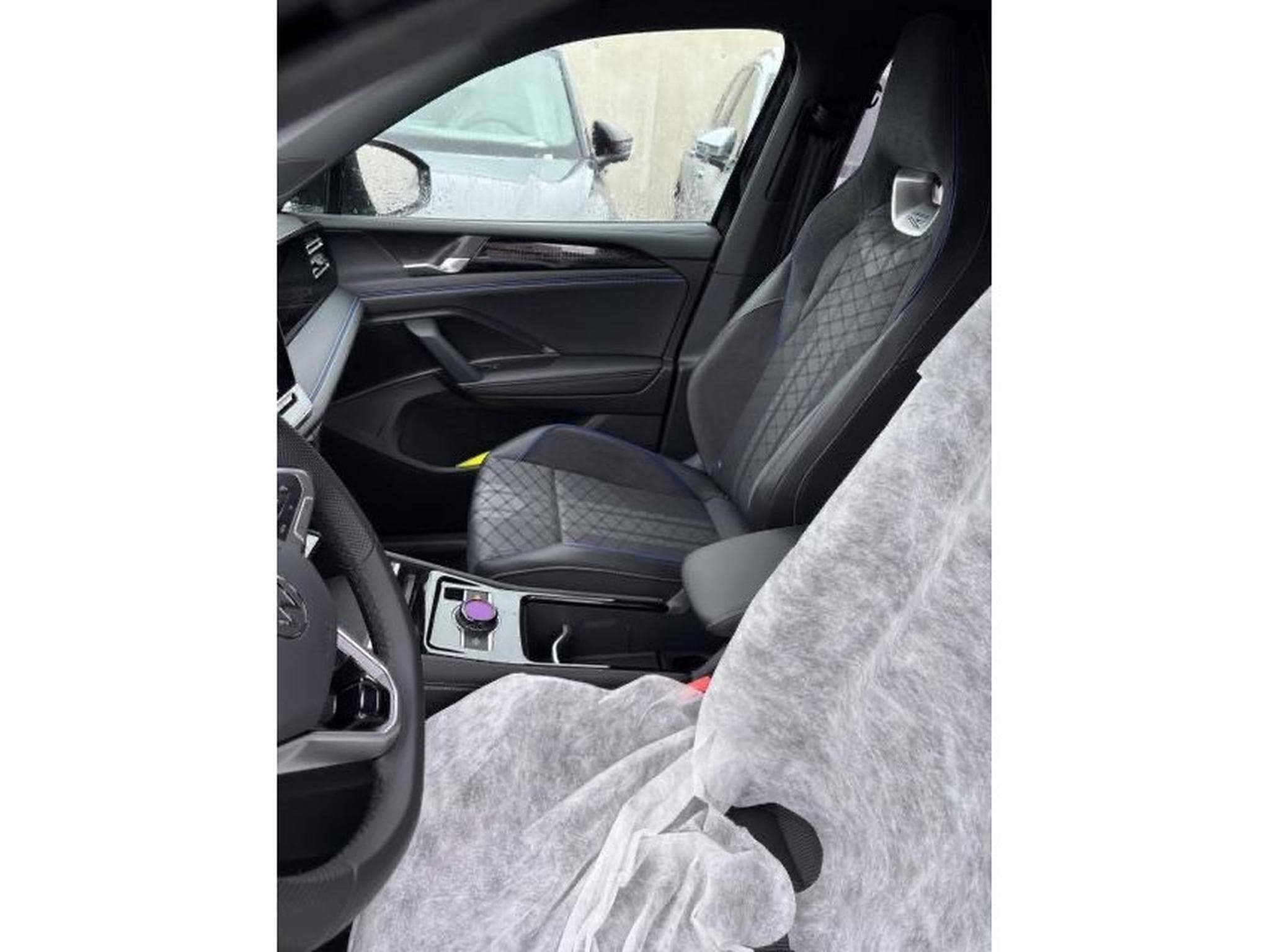 VW Tiguan Tiguan 2.0 TDI/DSG/4Motion R-Line/ AHK/Pano/360°/Keyless/SPO (2025) - Photo 4