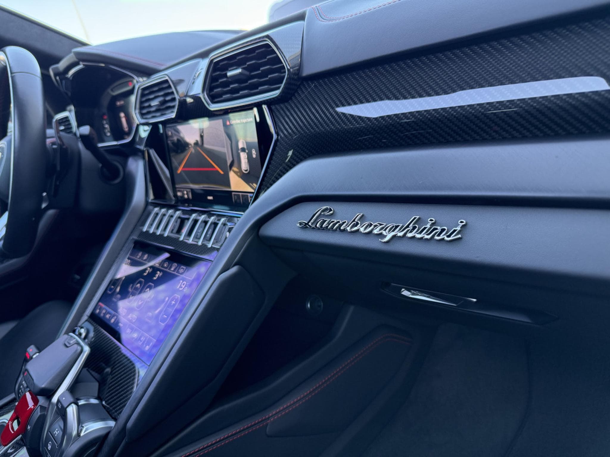 Lamborghini Urus 4.0 V8 Auto./PANO/22/360°/HUD/CARBON/VOLL (2021) - Photo 17