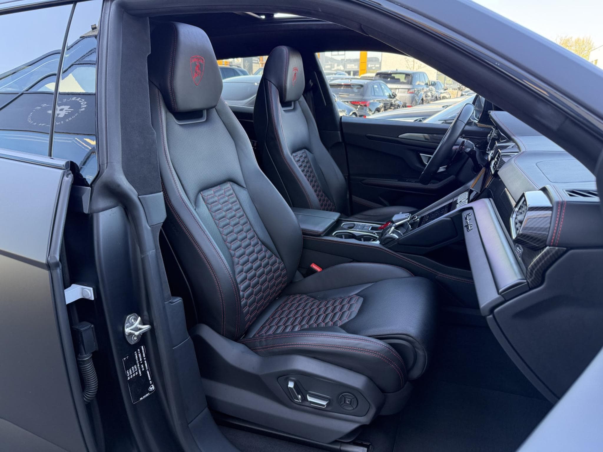 Lamborghini Urus 4.0 V8 Auto./PANO/22/360°/HUD/CARBON/VOLL (2021) - Photo 18