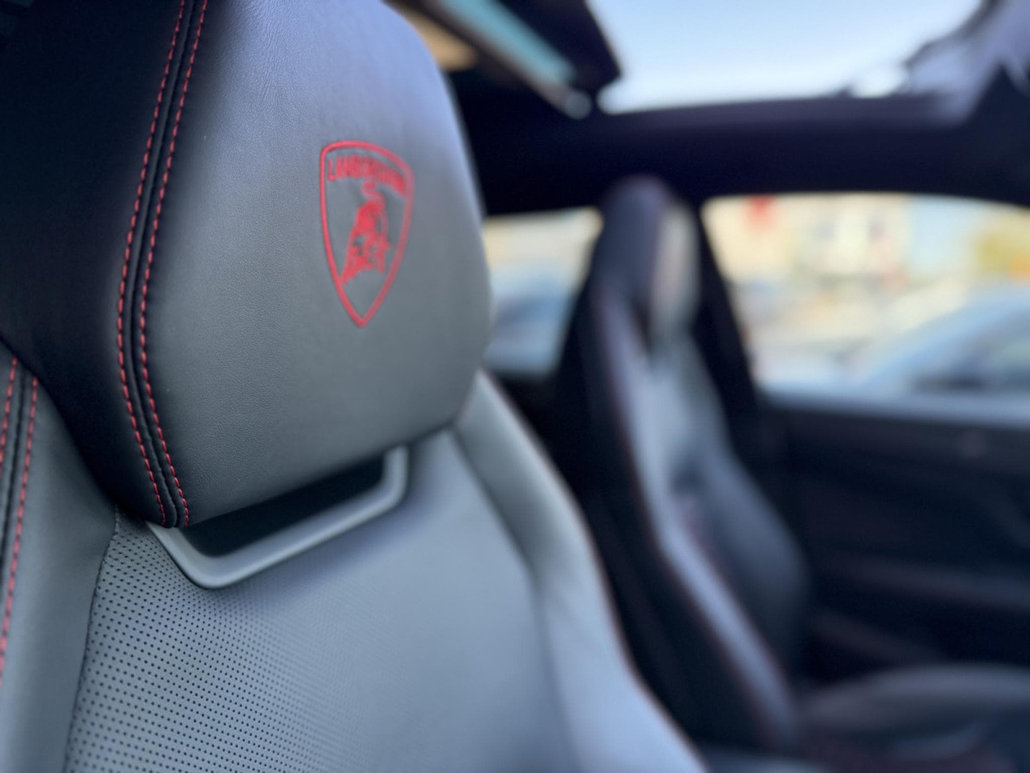 Lamborghini Urus 4.0 V8 Auto./PANO/22/360°/HUD/CARBON/VOLL (2021) - Photo 21