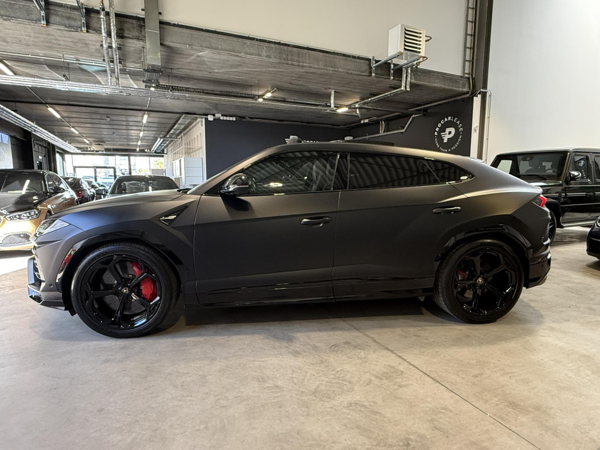 Lamborghini Urus 4.0 V8 Auto./PANO/22/360°/HUD/CARBON/VOLL (2021) - Photo 5