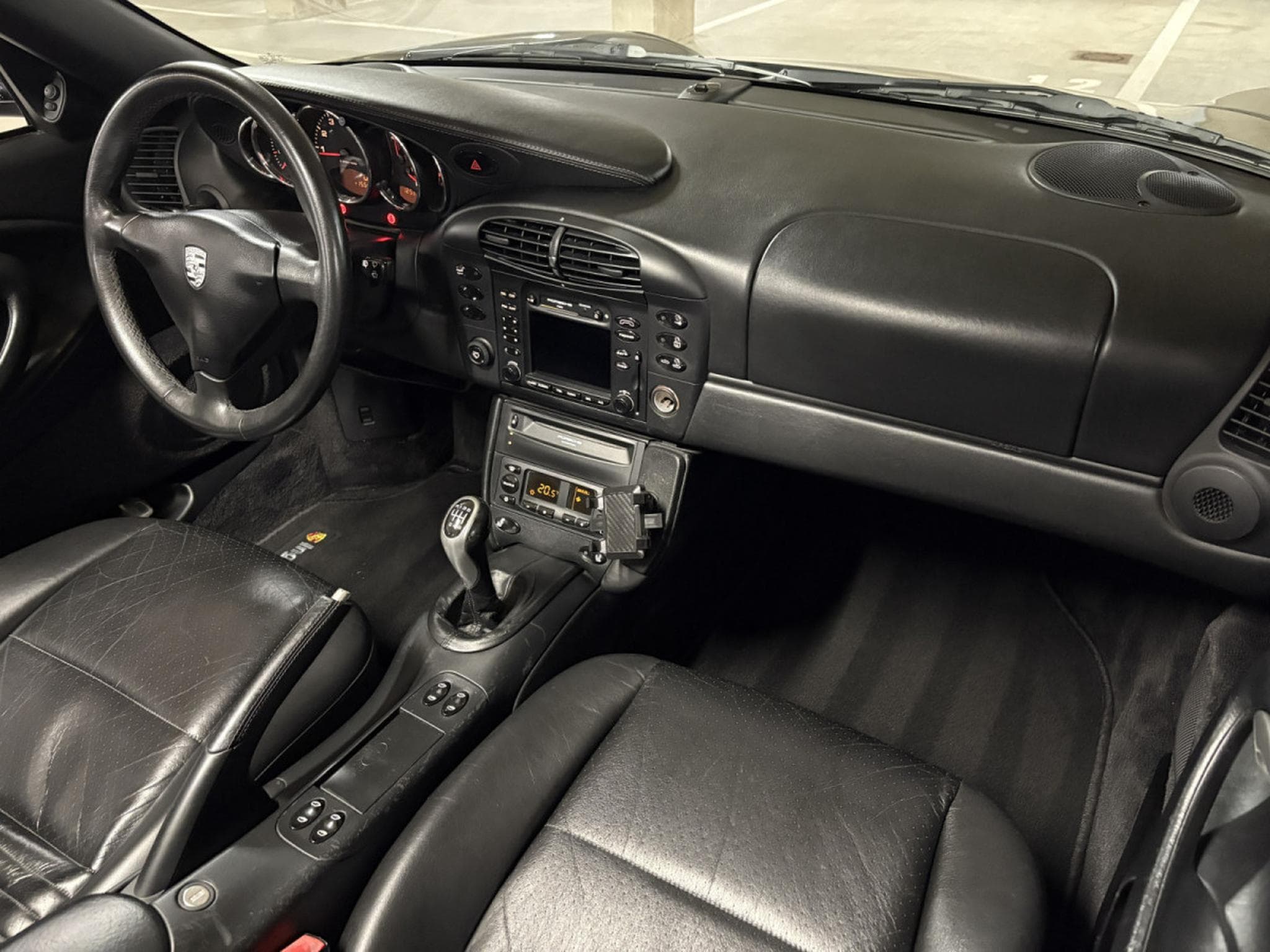 Porsche 911 CARRERA 4 CABRIOLET 3.4 FLAT6 / BVM (2000) - Photo 24