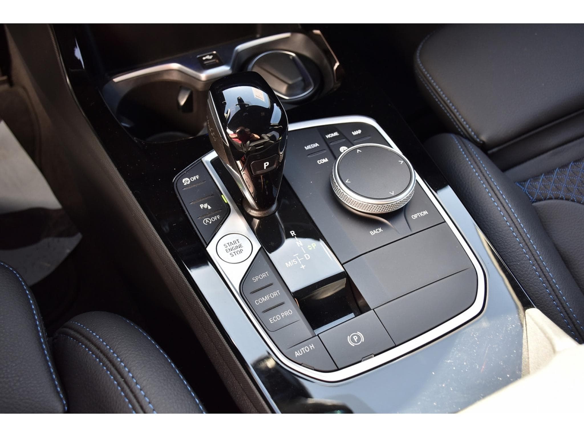 BMW 116 iA M Sport REGUL GPS LANE PDC (2024) - Photo 17