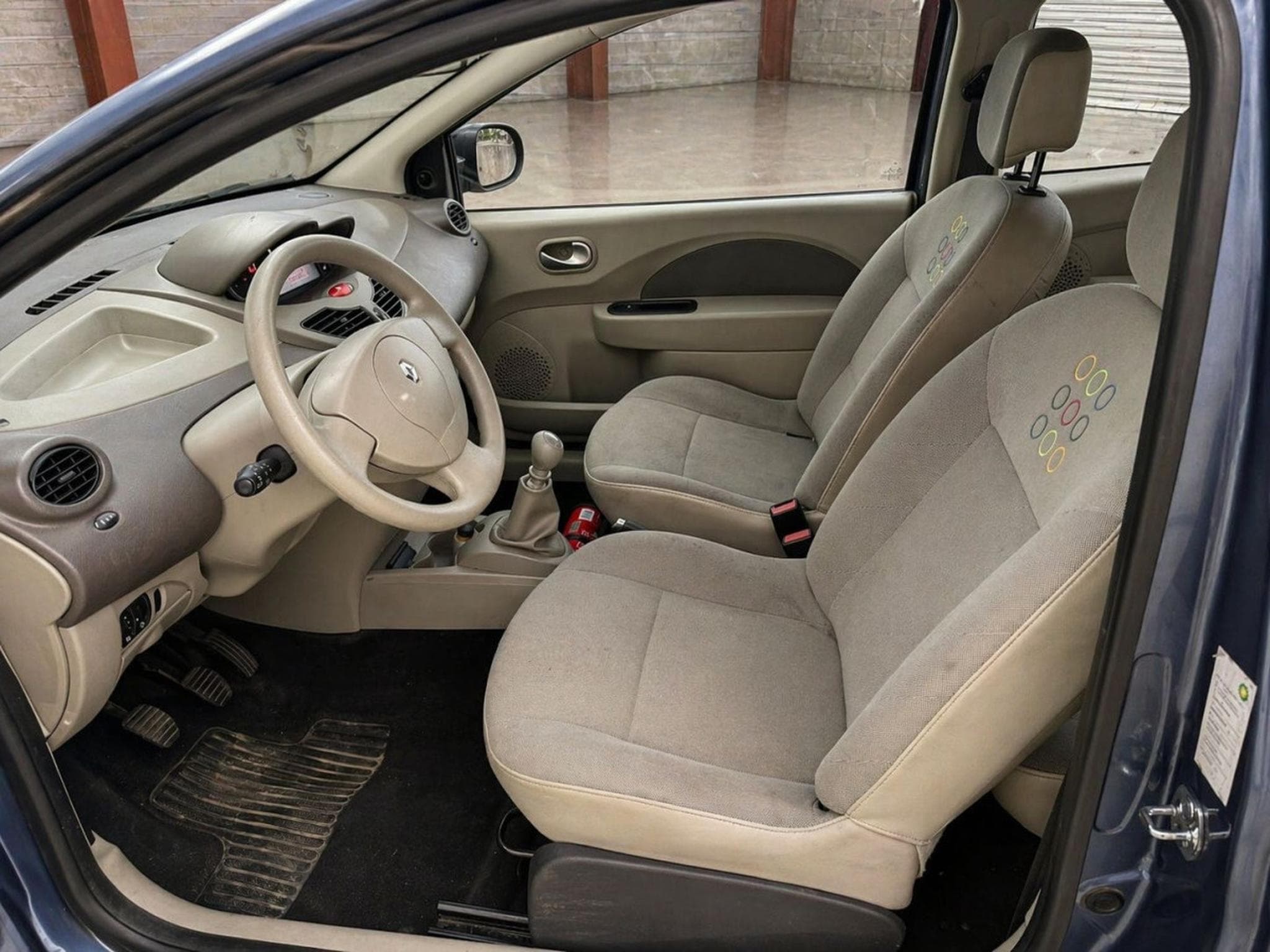 Renault Twingo 1.2i 60 Authentique (2010) - Photo 4