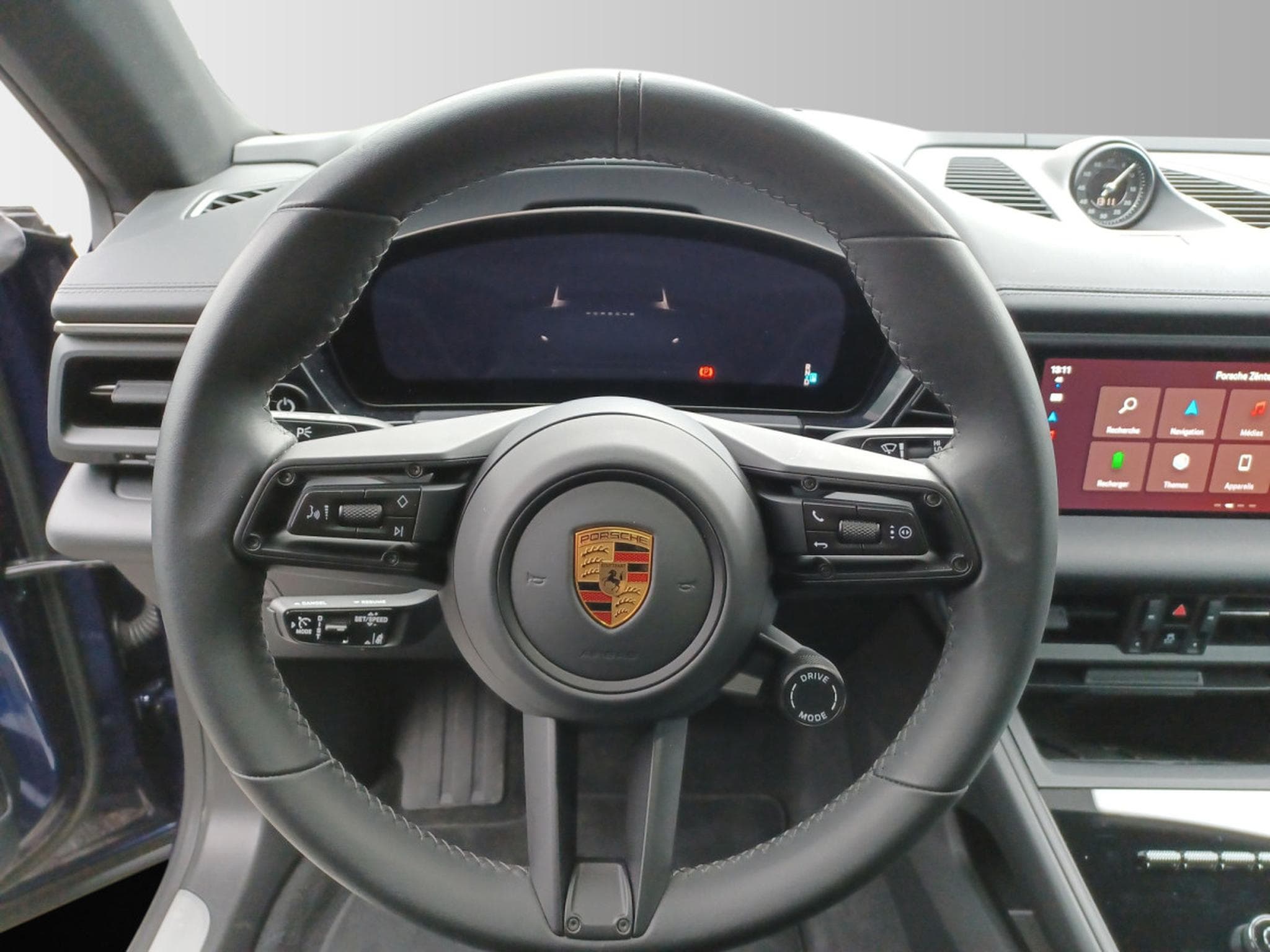 Porsche Macan 4 (2025) - Photo 10