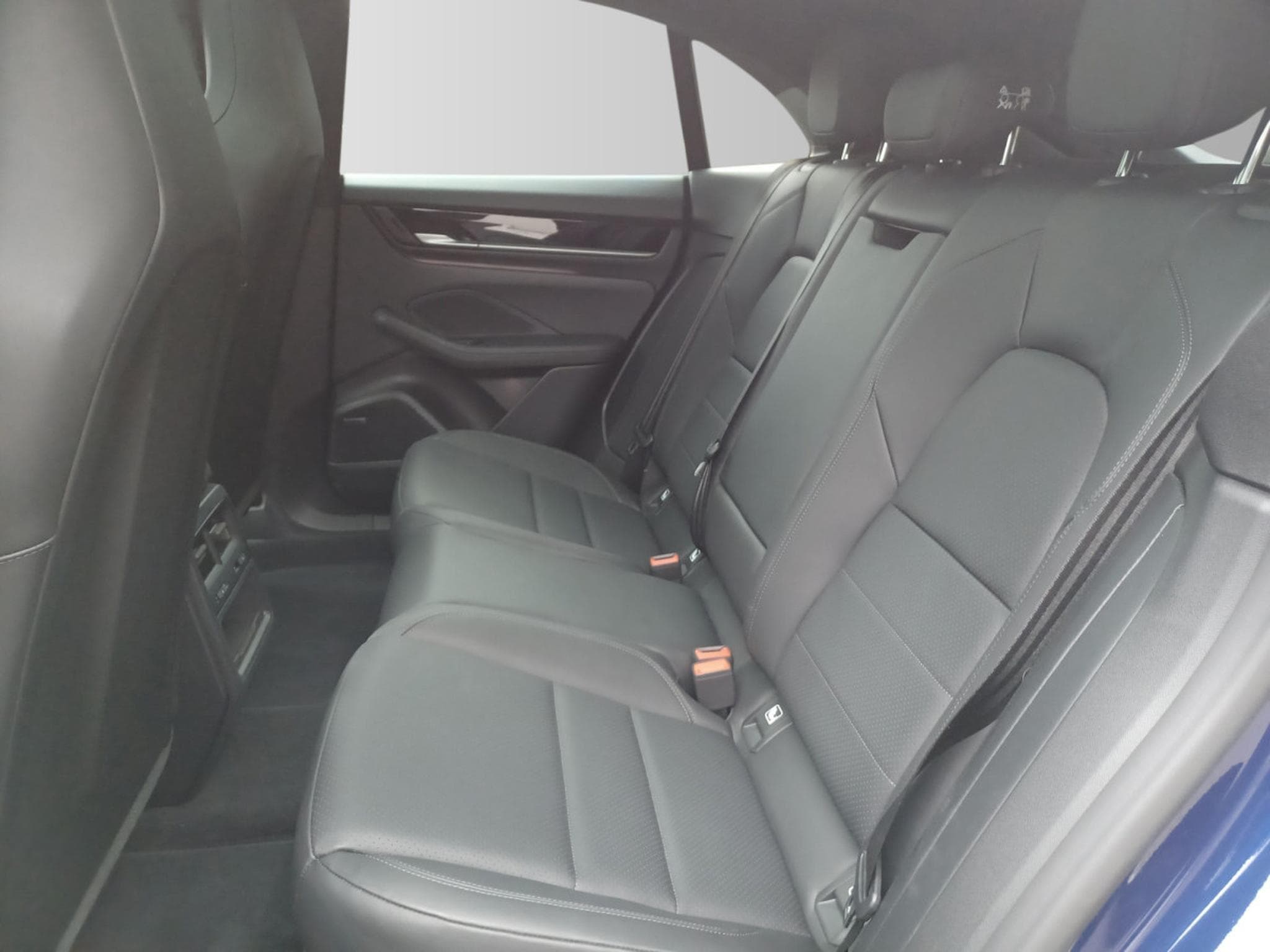 Porsche Macan 4 (2025) - Photo 13