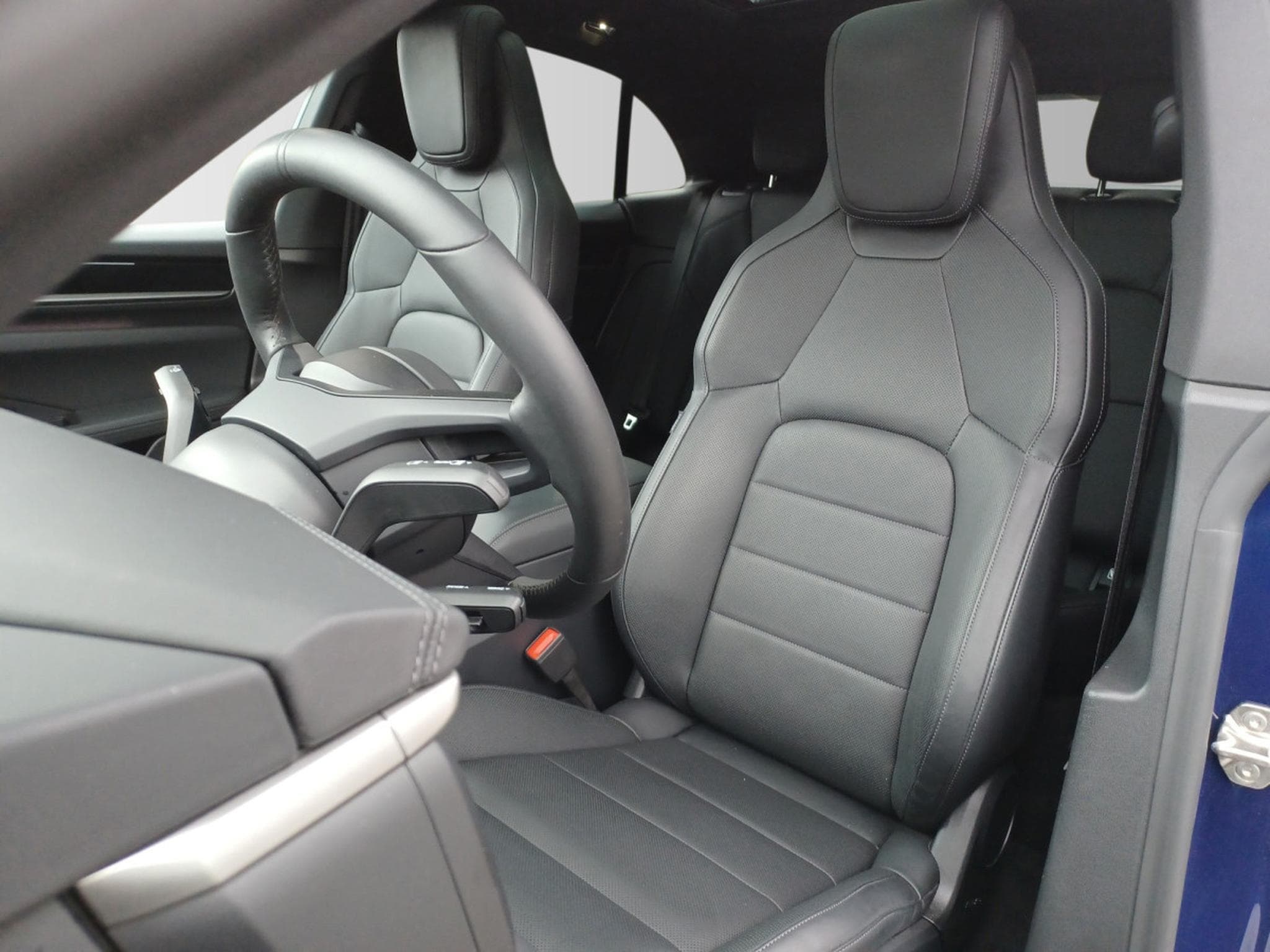 Porsche Macan 4 (2025) - Photo 7