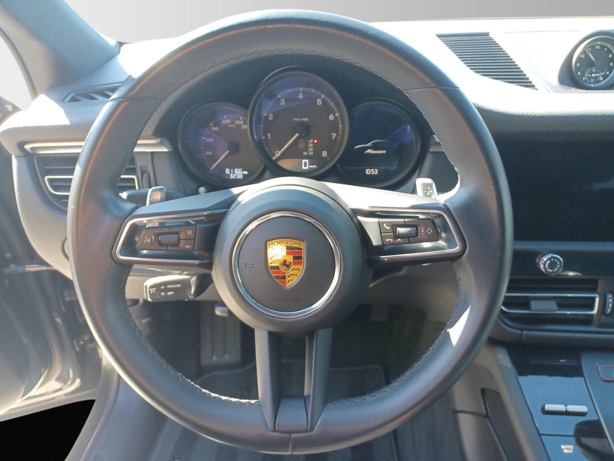 Porsche Macan 2.0 (2023) - Photo 11