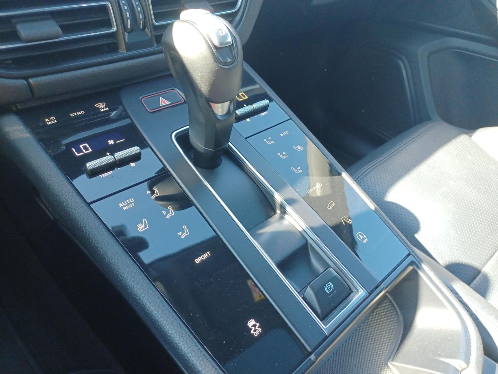 Porsche Macan 2.0 (2023) - Photo 12