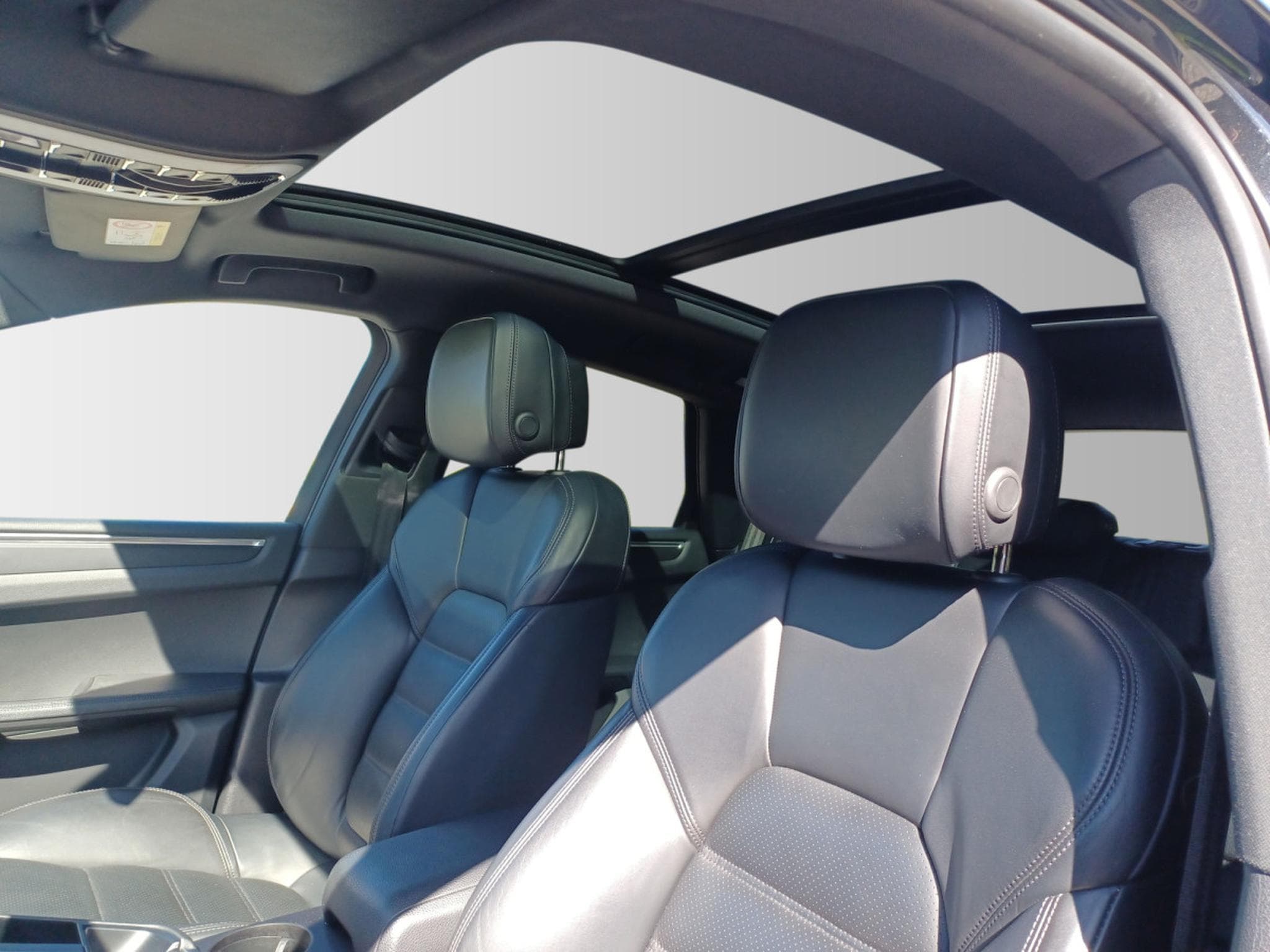 Porsche Macan 2.0 (2023) - Photo 8