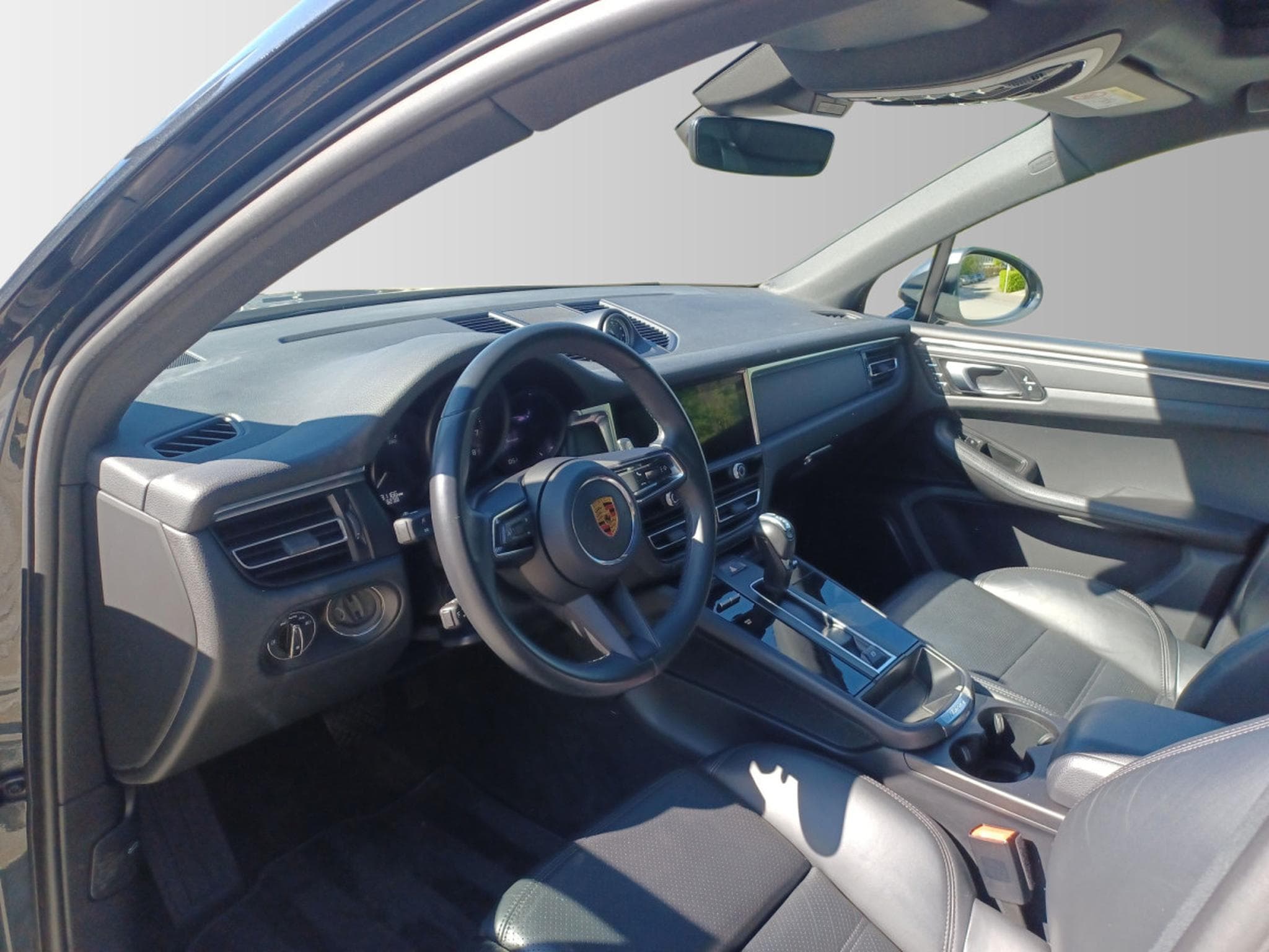 Porsche Macan 2.0 (2023) - Photo 9