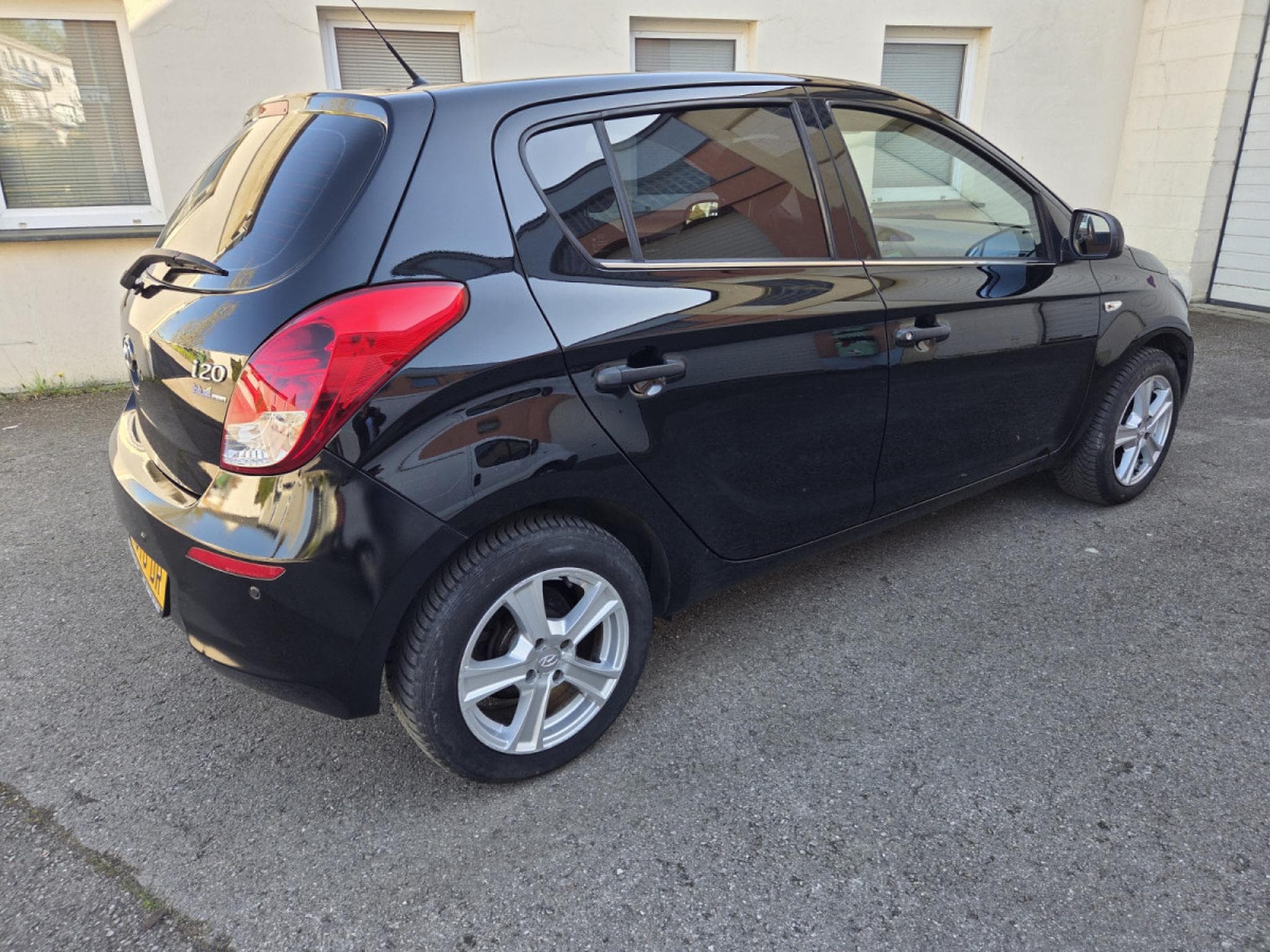 Hyundai i20 1.1 CRDI 75 CV Garantie 12 Mois (2012) - Photo 10