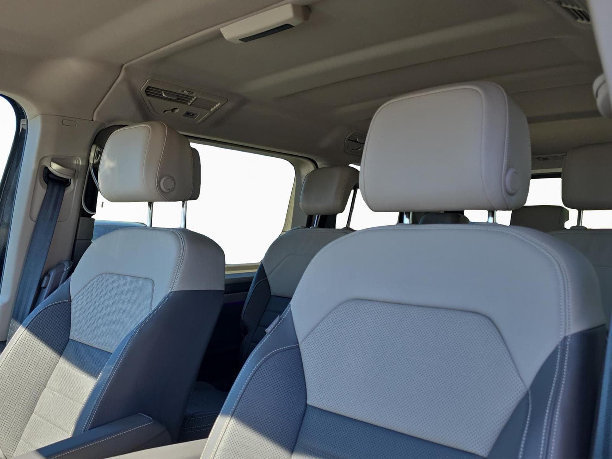 VW Multivan Style (2026) - Photo 15