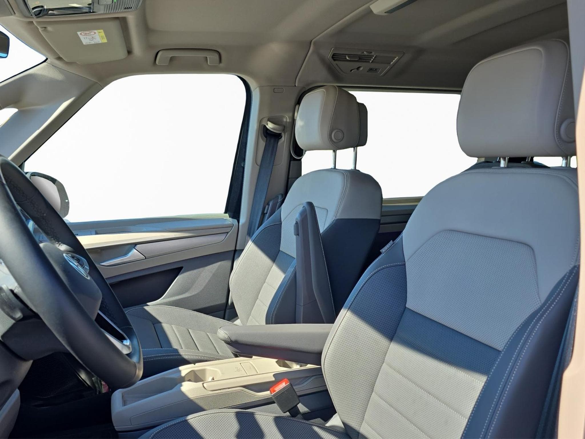 VW Multivan Style (2026) - Photo 9