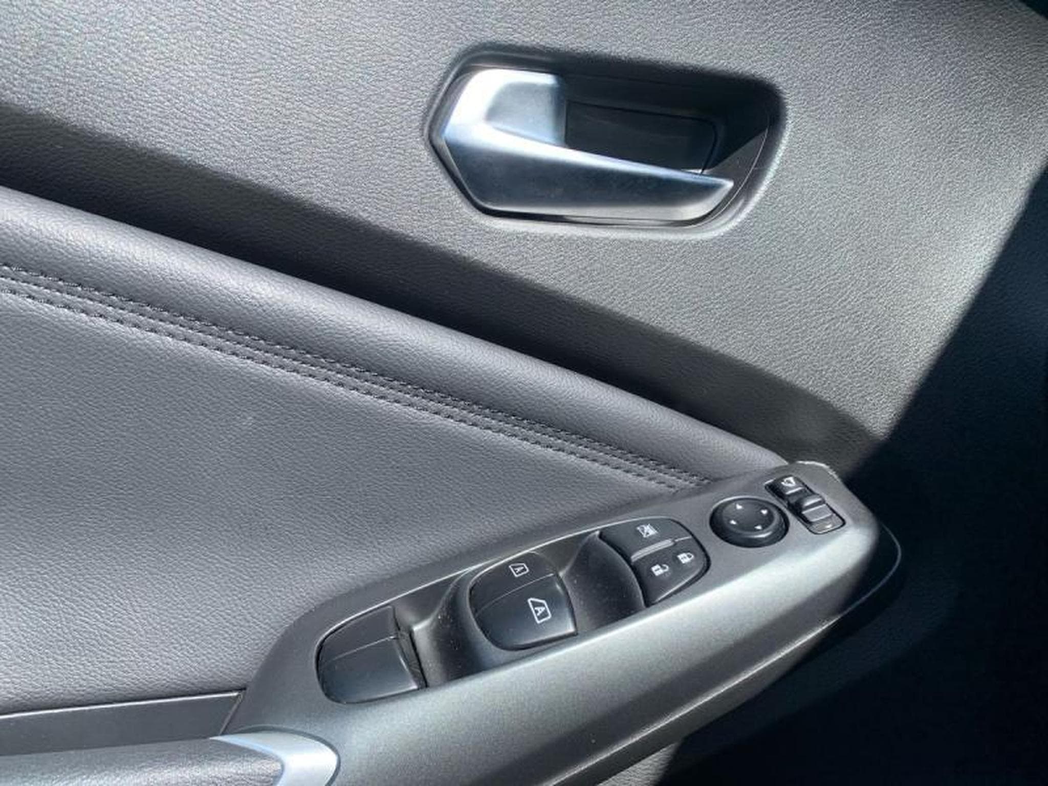 Nissan Juke N-Design (2024) - Photo 2