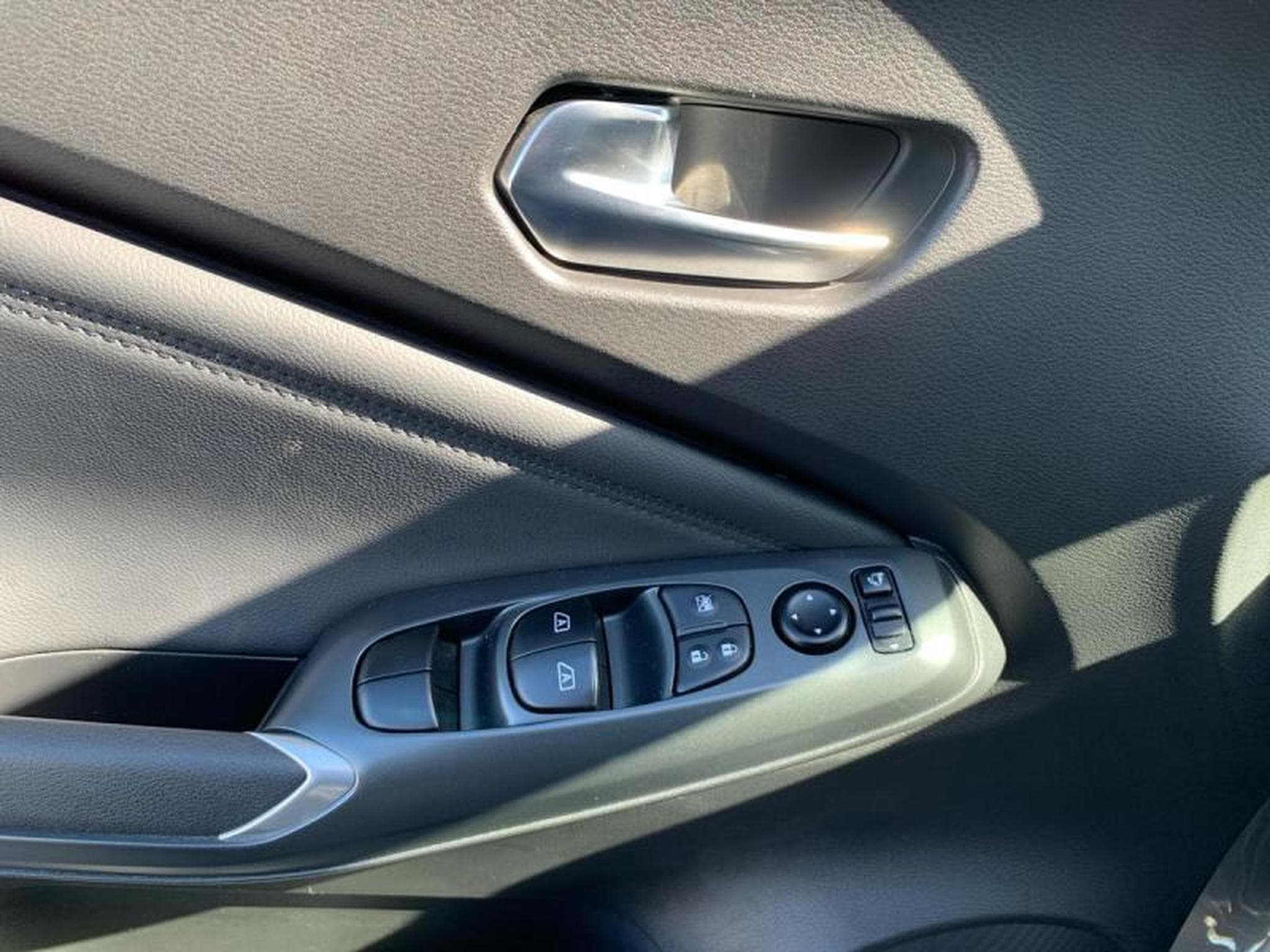 Nissan Juke N-Design (2024) - Photo 3