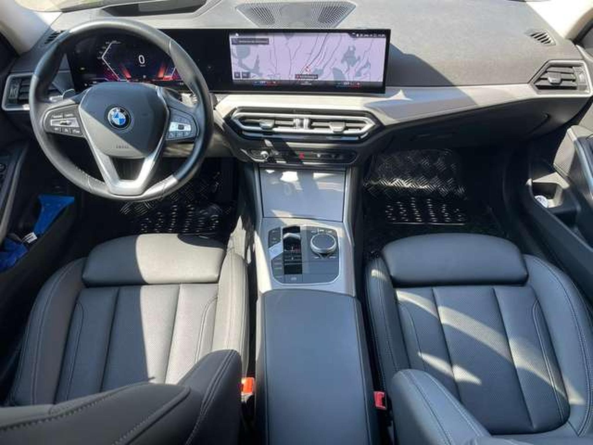 BMW 318 318i Touring Aut / Sport - GARANTIE 38 MOIS (2024) - Photo 12