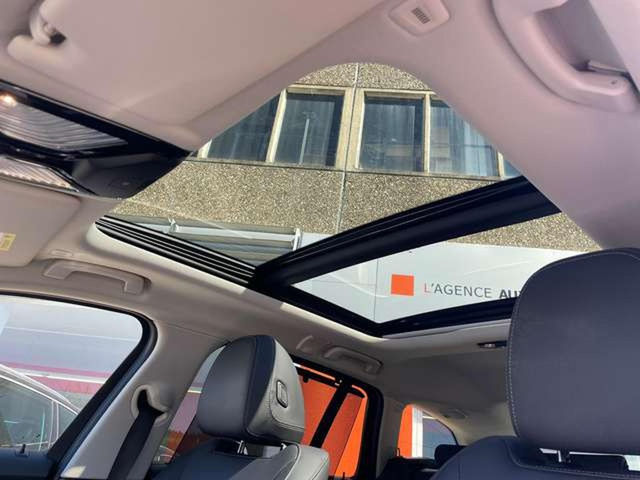 BMW 318 318i Touring Aut / Sport - GARANTIE 38 MOIS (2024) - Photo 29