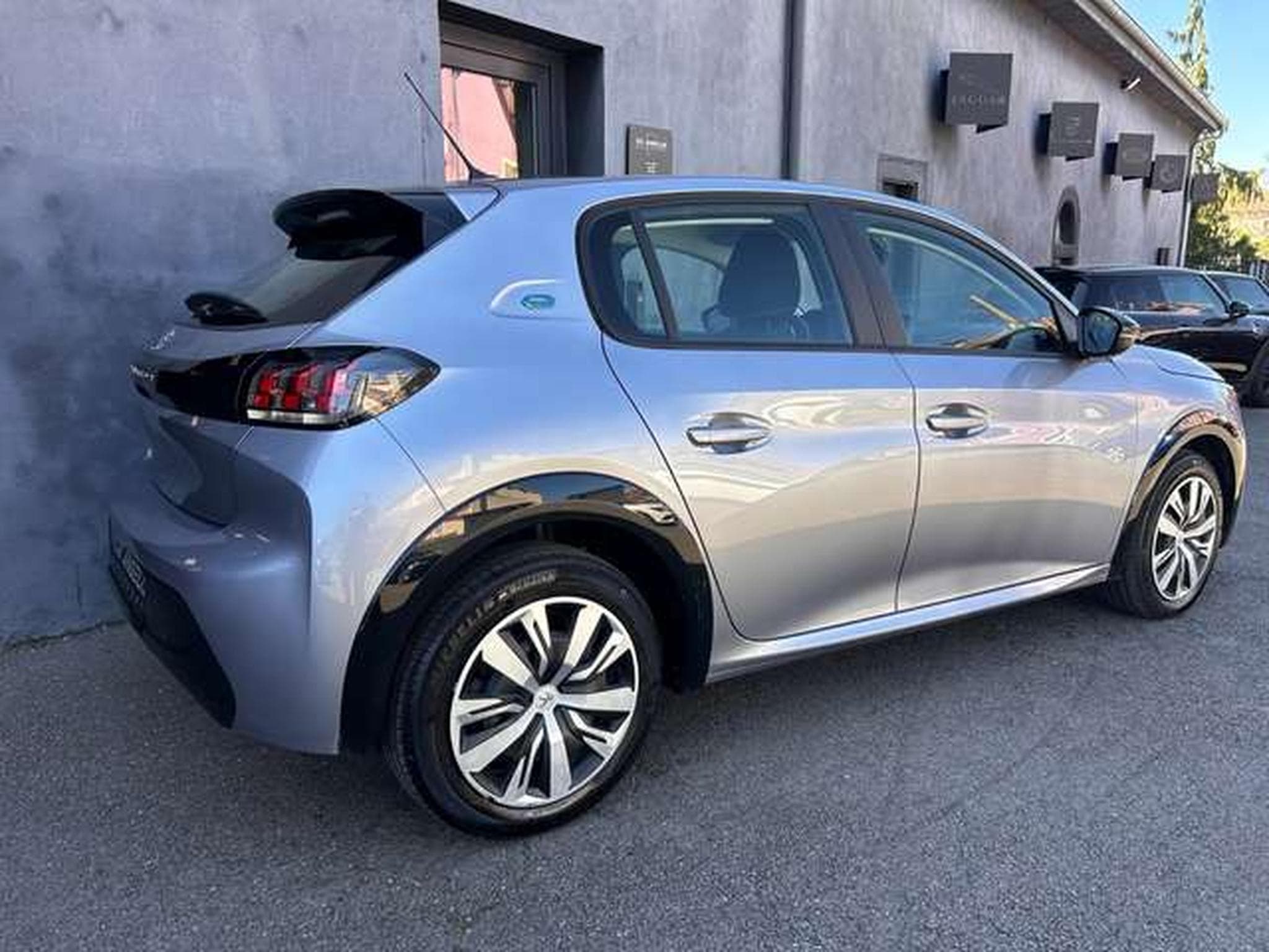 Peugeot 208 136 ACTIVE (2022) - Foto 11