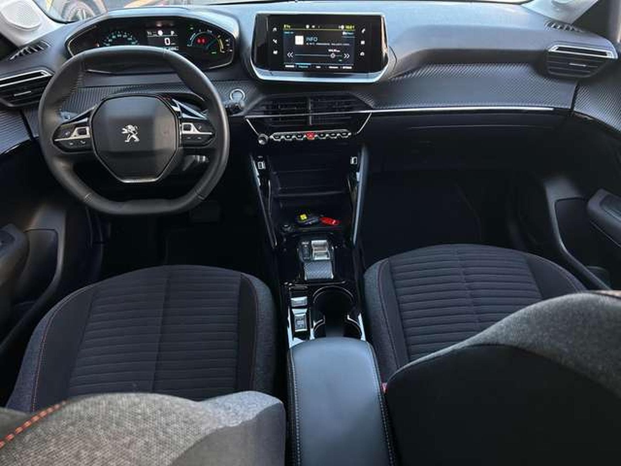 Peugeot 208 136 ACTIVE (2022) - Foto 3