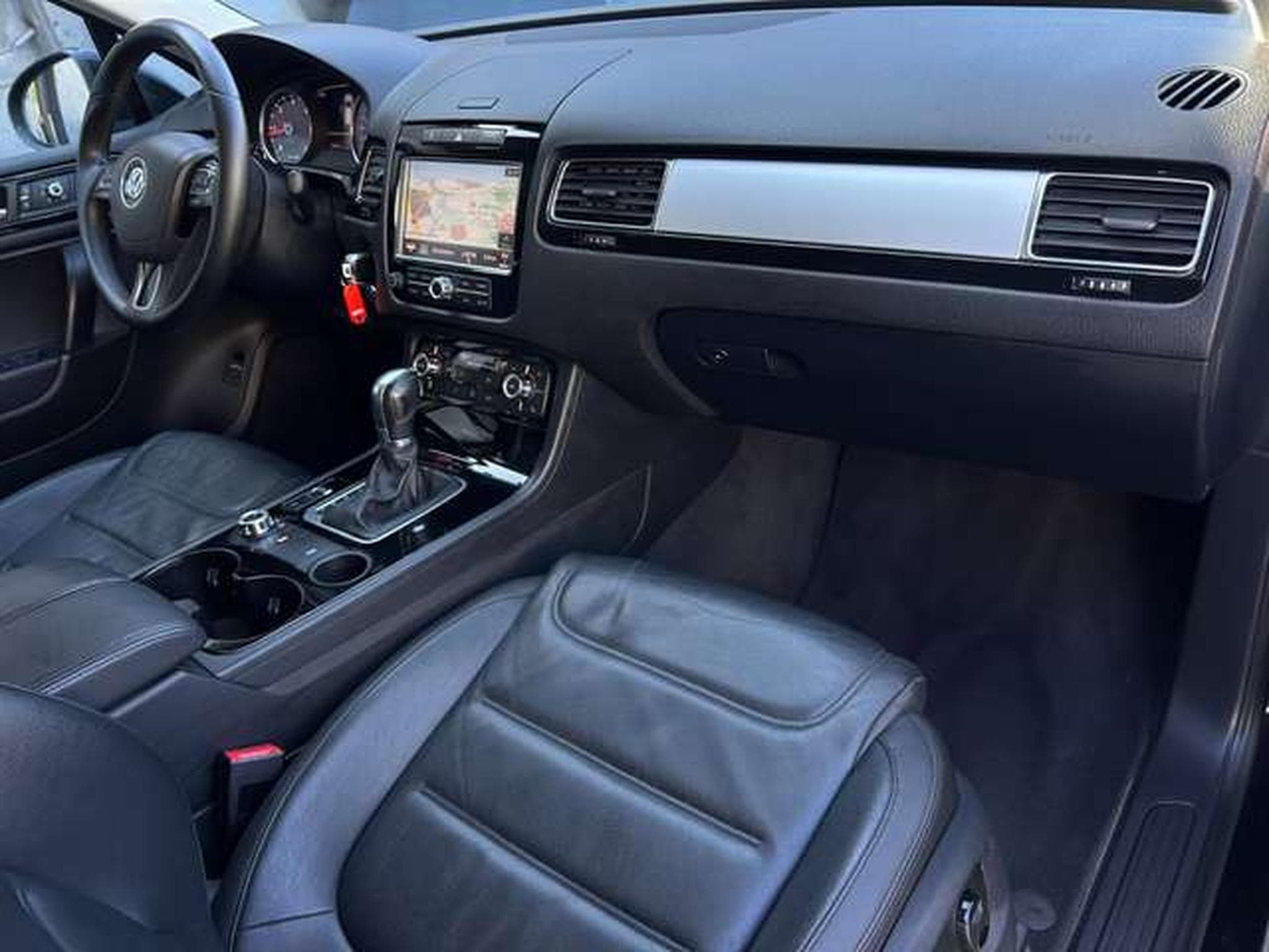 VW Touareg 3.0 V6 TDI 245 CARAT (2013) - Foto 15